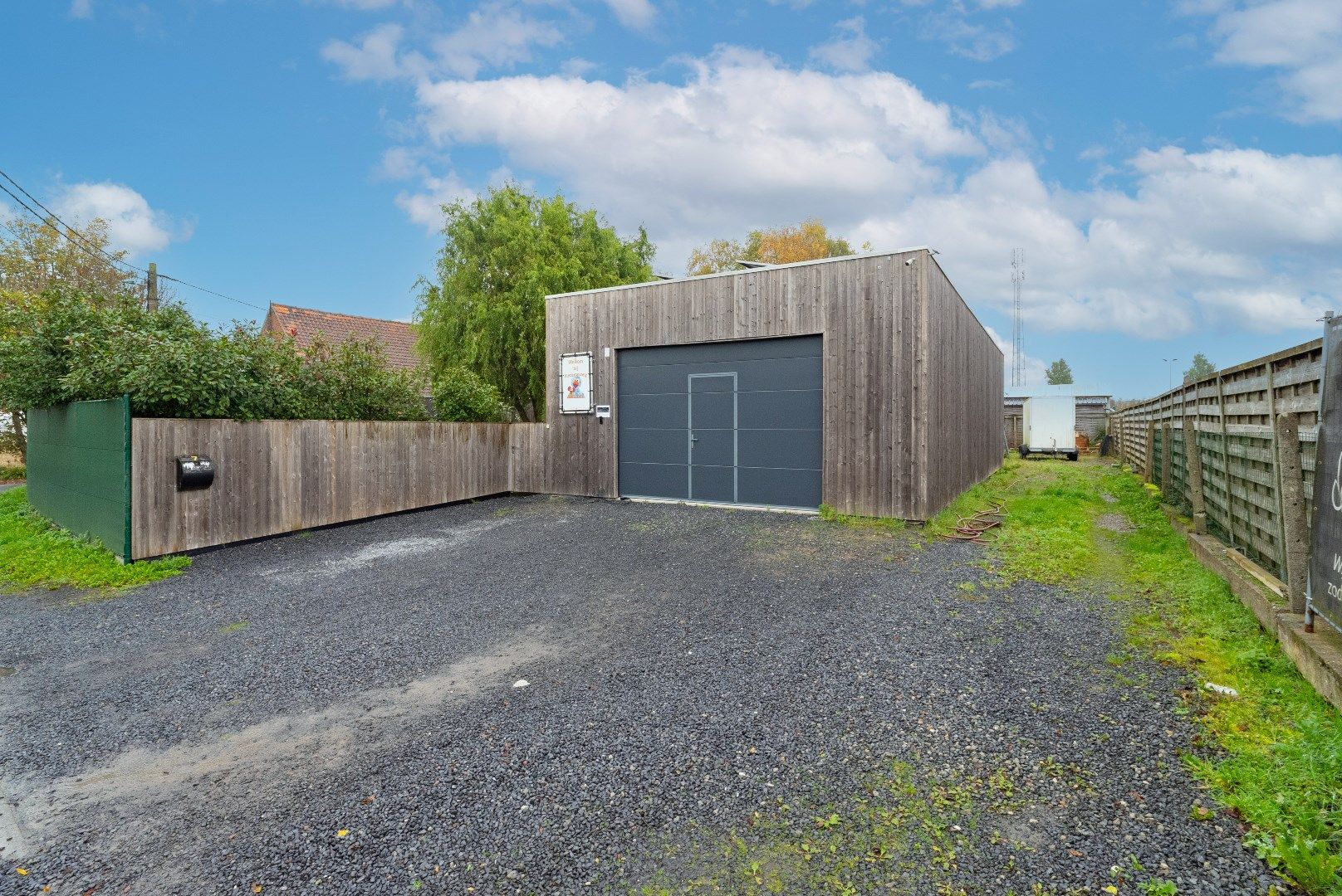 HALFOPEN BEBOUWING MET TUIN EN GARAGE foto 13