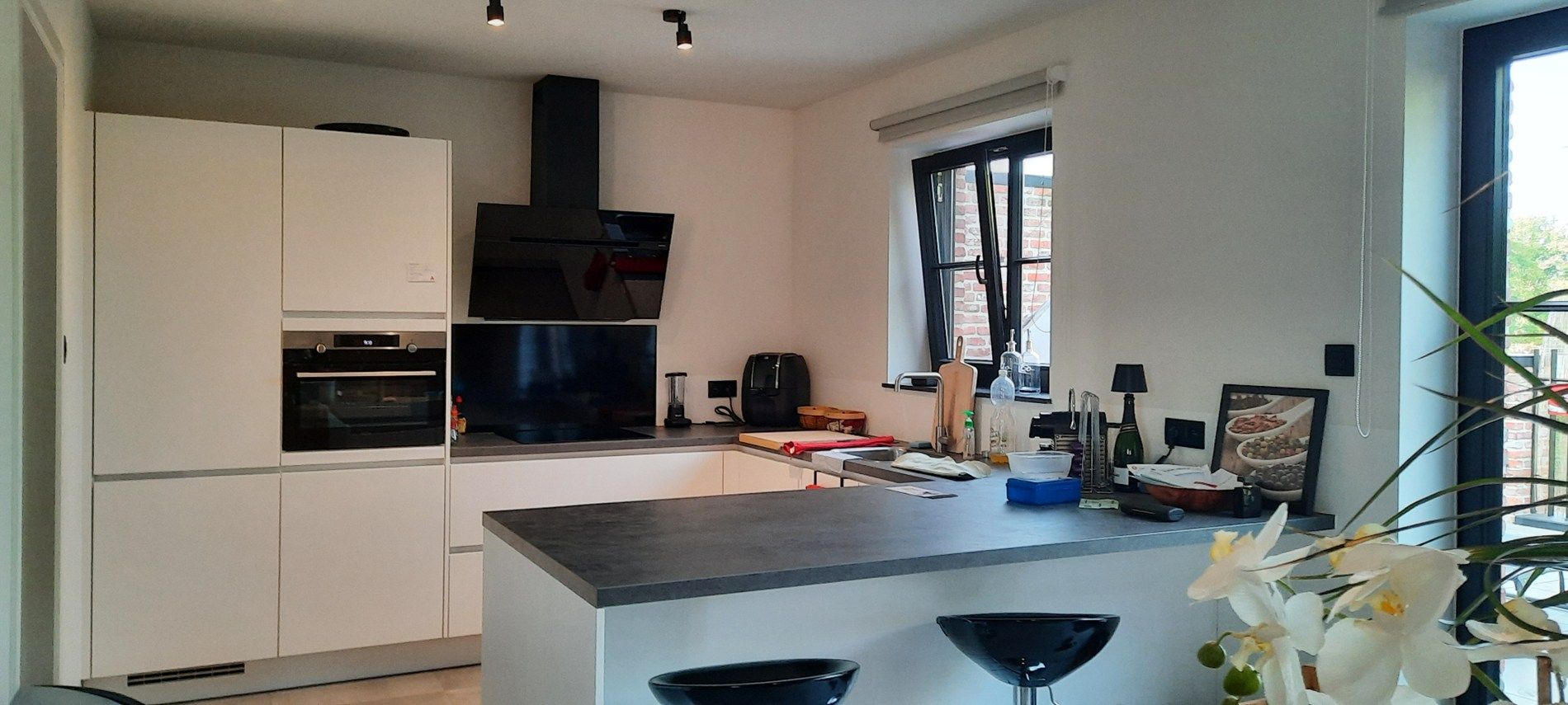 Recent afgewerkt duplexappartement met 3 slaapkamers, terras, autostandplaats en tuinberging te Rotem foto 2