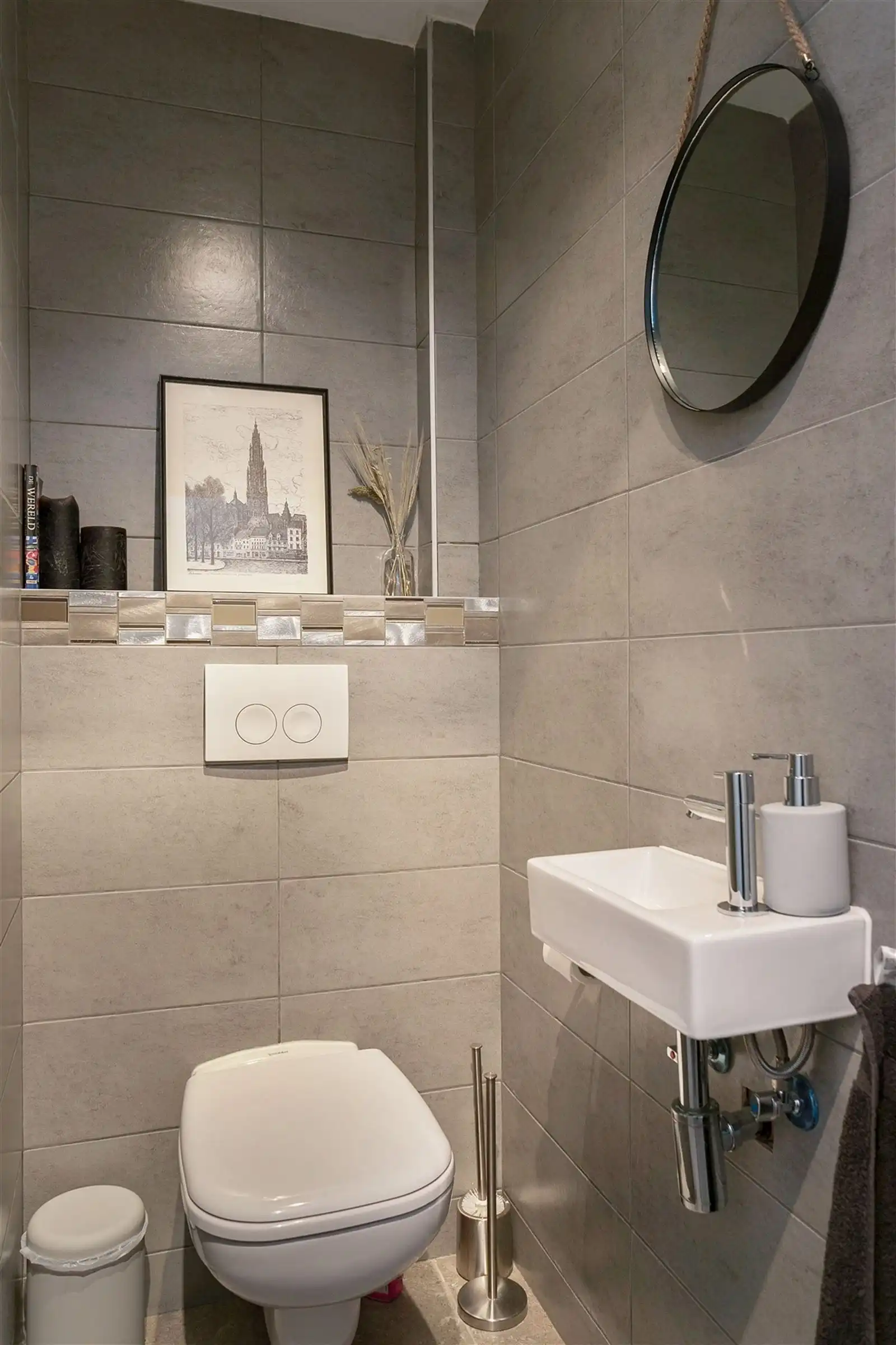 FURNISHED 1 BEDROOM CITY APARMTENT! foto 12