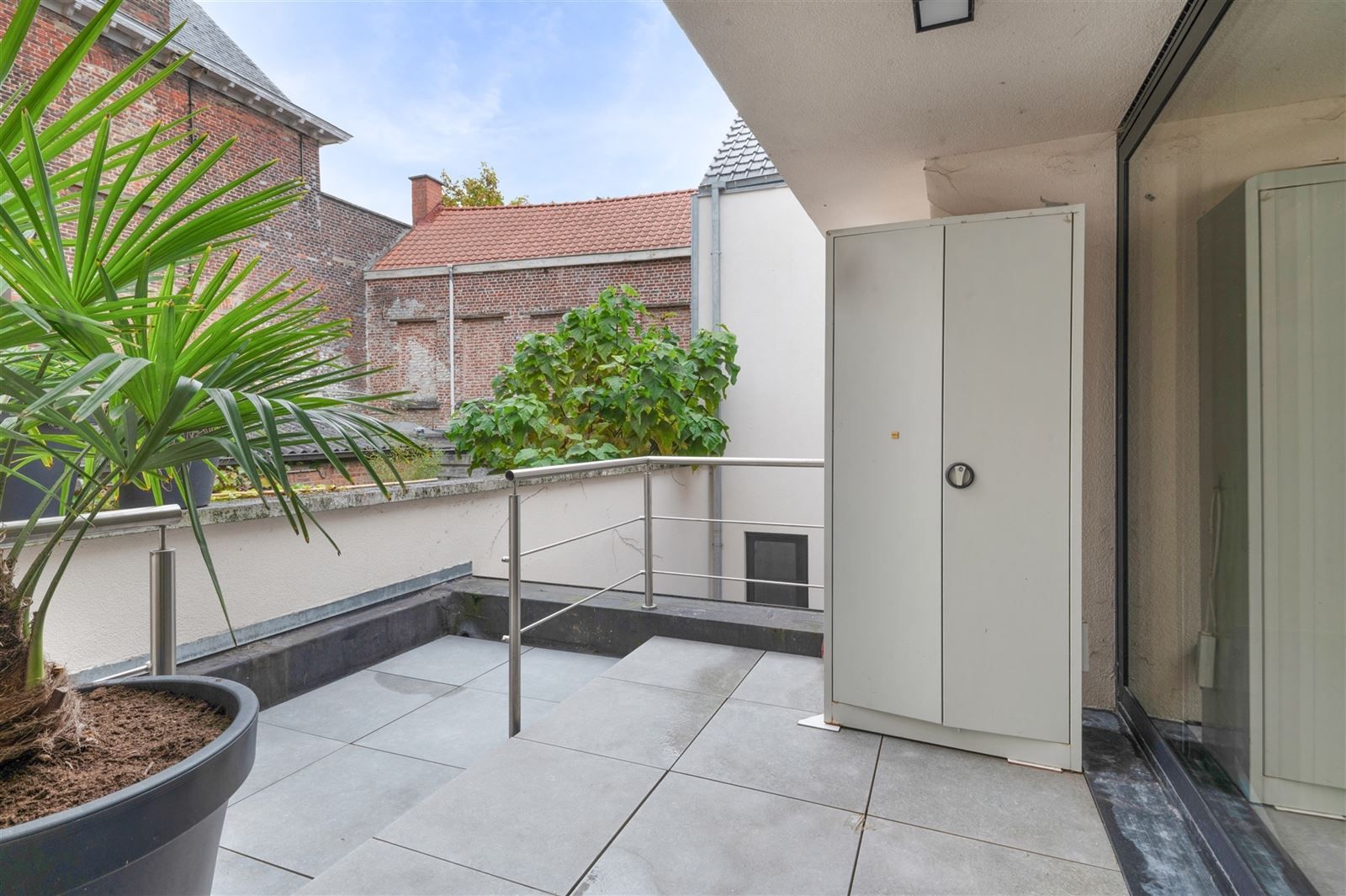 Volledig gerenoveerd appartement in hartje Geraardsbergen! foto 7