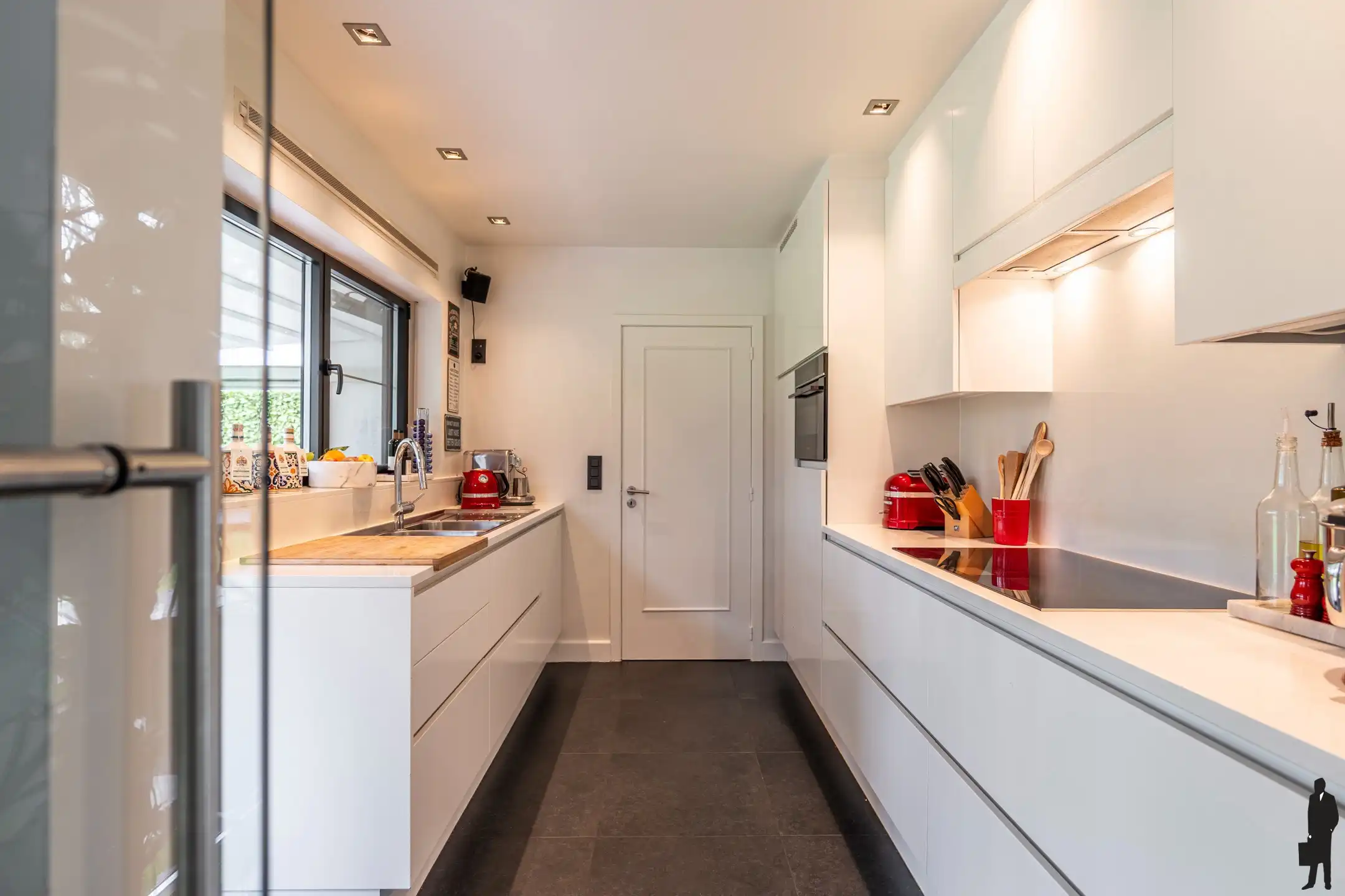 Instapklare gelijkvloerse villa op toplocatie (ca. 2.028 m²) foto 12