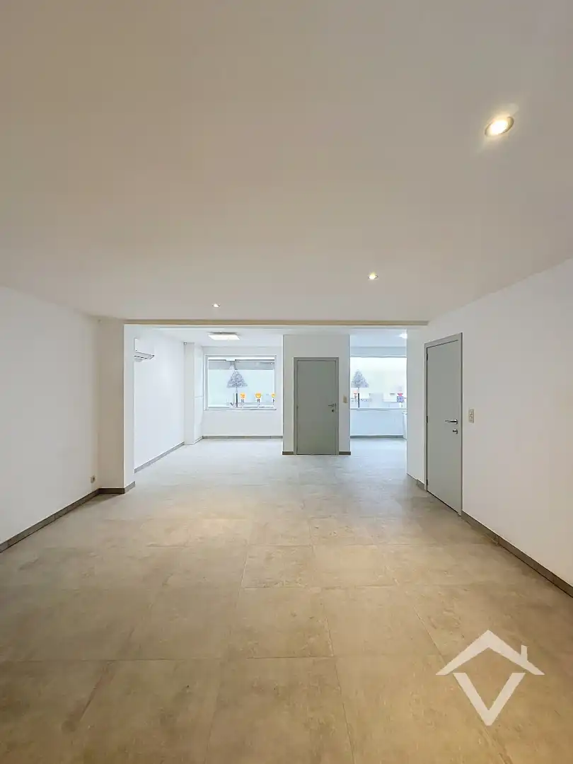 Volledig gerenoveerde woning met 3 slaapkamers en garage te Koekelare foto 2