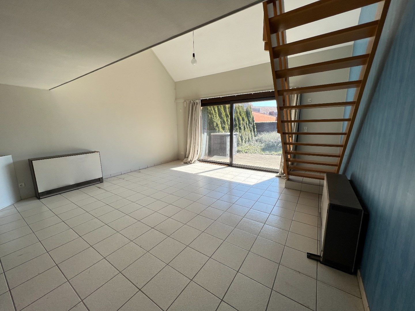 GEZELLIG GELIJKVLOERS APPARTEMENT TE HUUR IN LANGEMARK foto 3