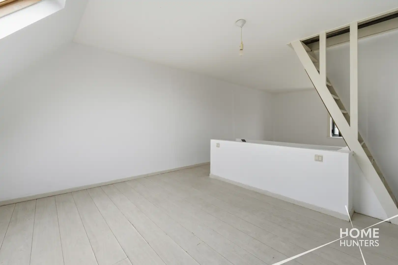 Charmante woning met zuidgerichte tuin in hartje Heuvelland foto 8