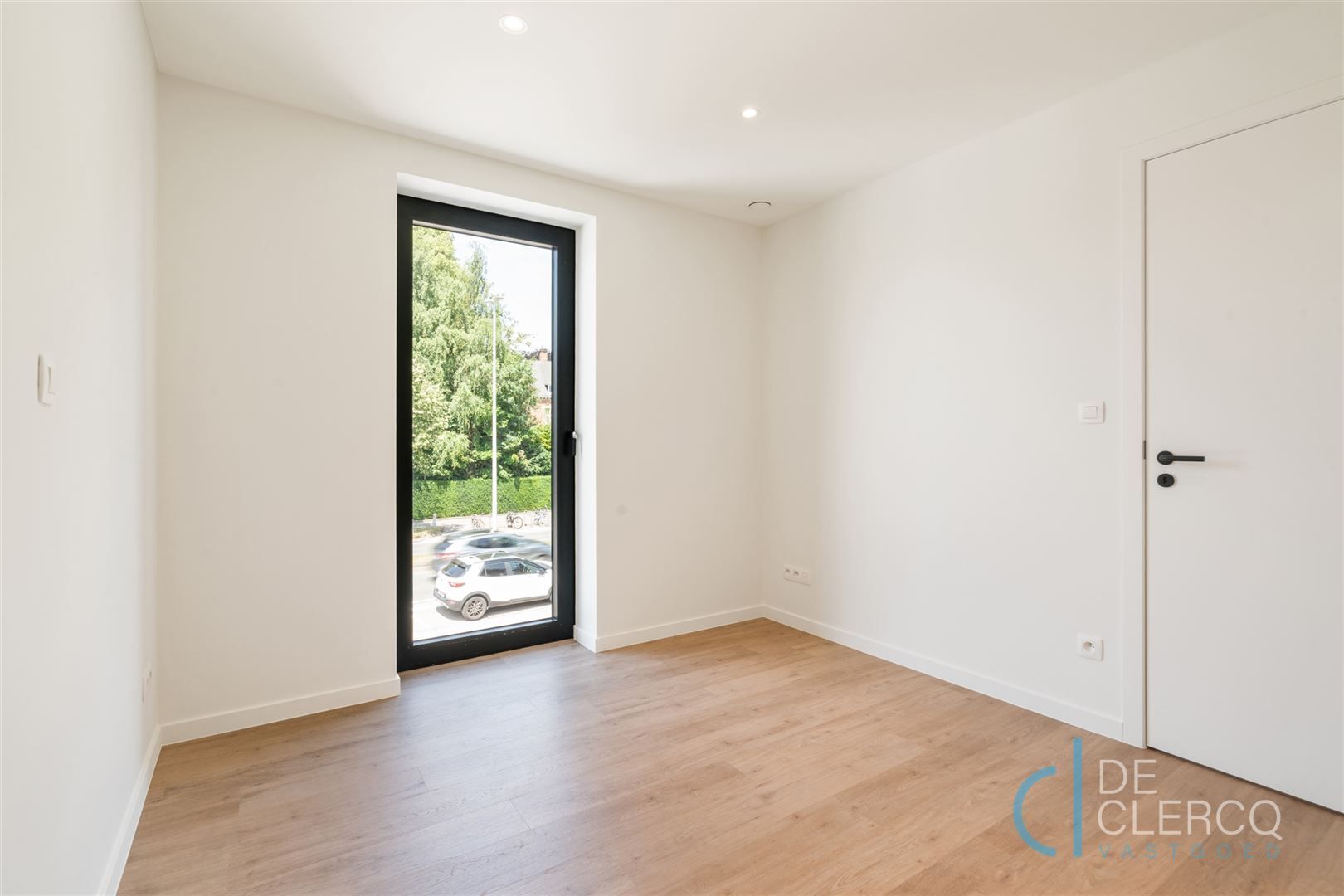 Piekfijn gerenoveerd appartement te koop, centrum Lochristi! foto 11