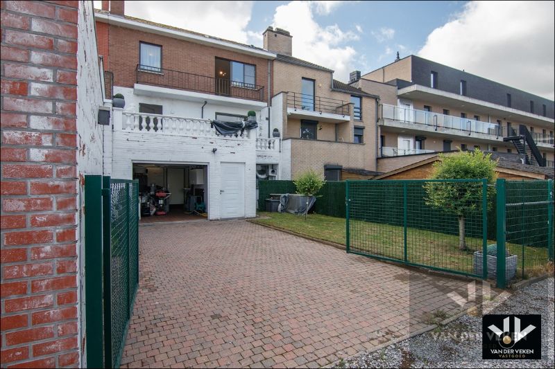 Ruim en zeer goed onderhouden triplex met veel mogelijkheden op goed bereikbare locatie in het gezellige Diepenbeek foto 37