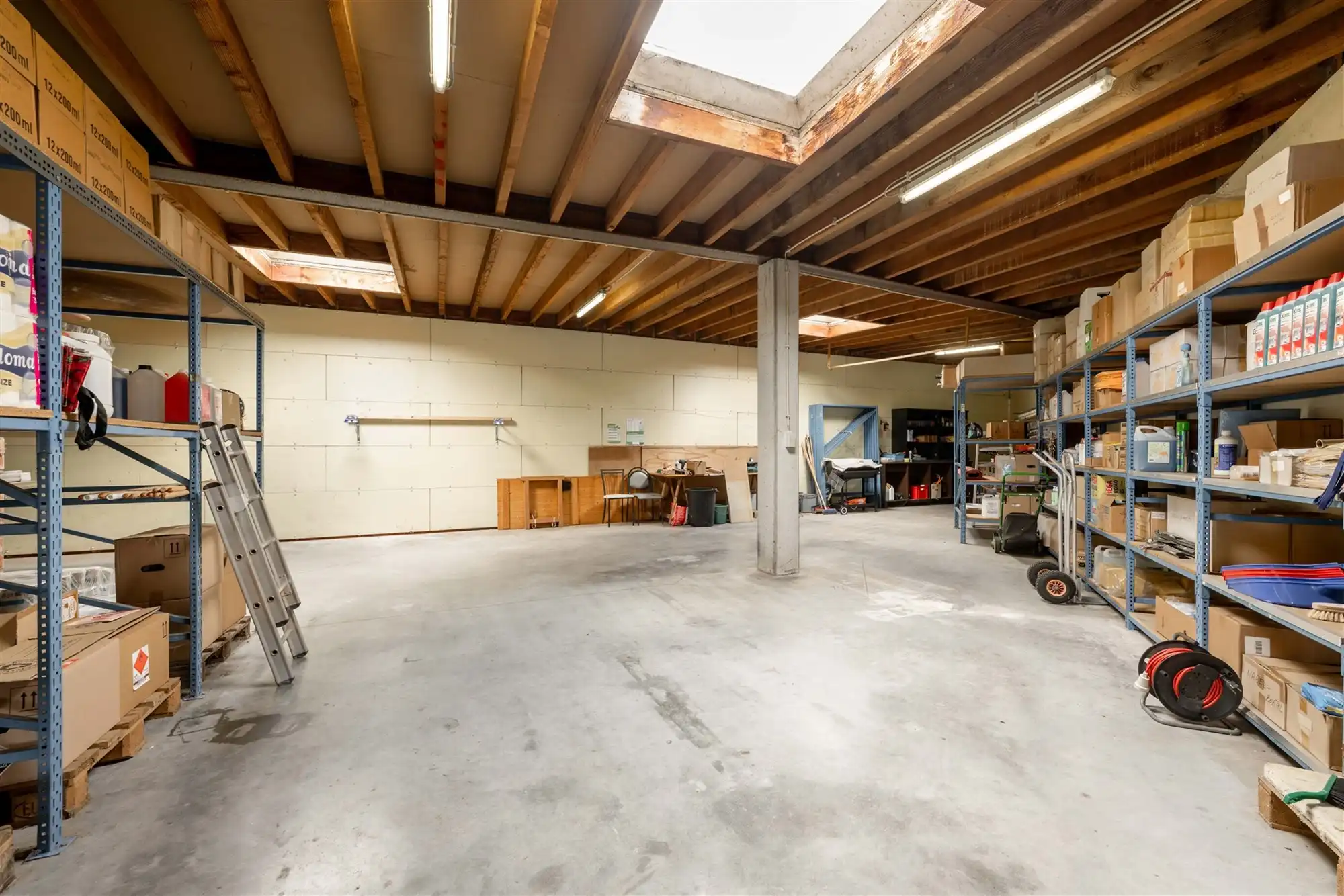 Woning met opslagplaats foto 4