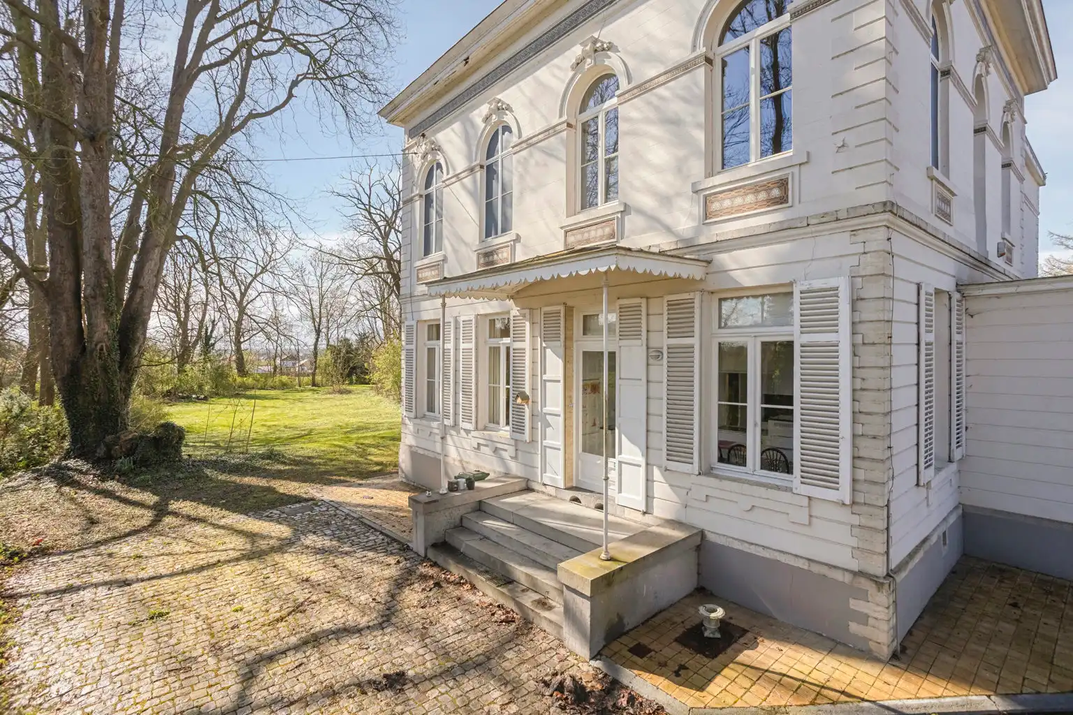 VILLA MET KOETSHUIS EN LANDGOED IN TIENEN foto 2