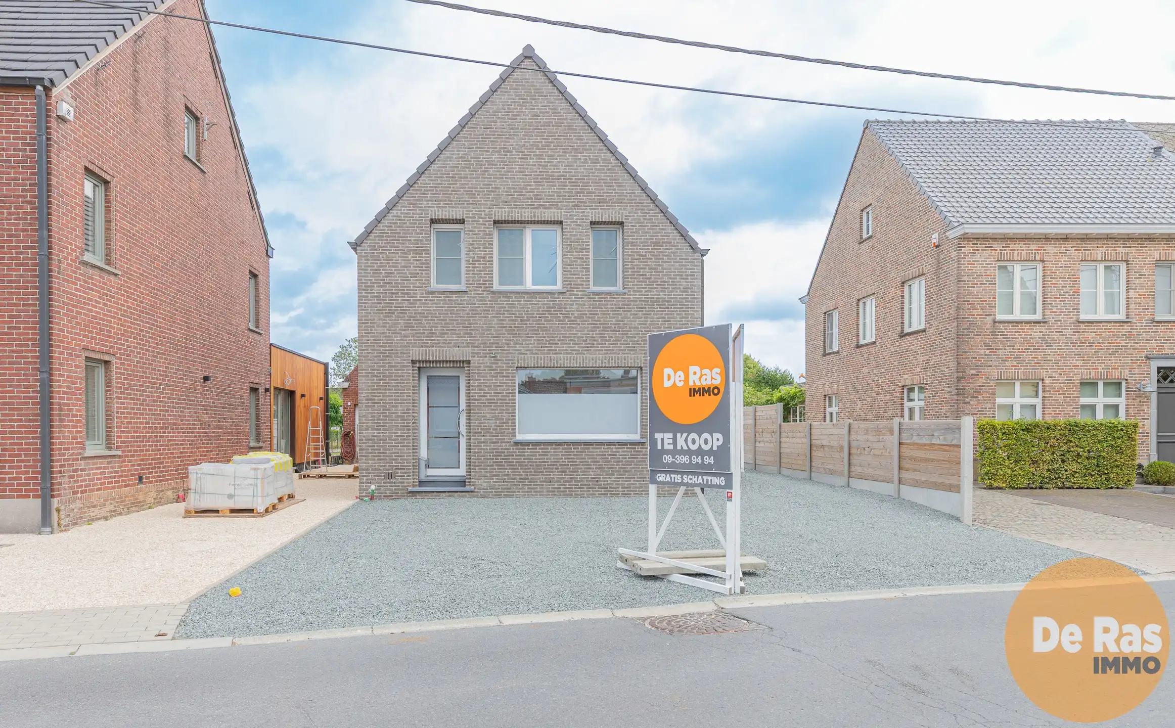 BAVEGEM - Gezinswoning met grote garage/werkplaats foto {{pictureIndex}}