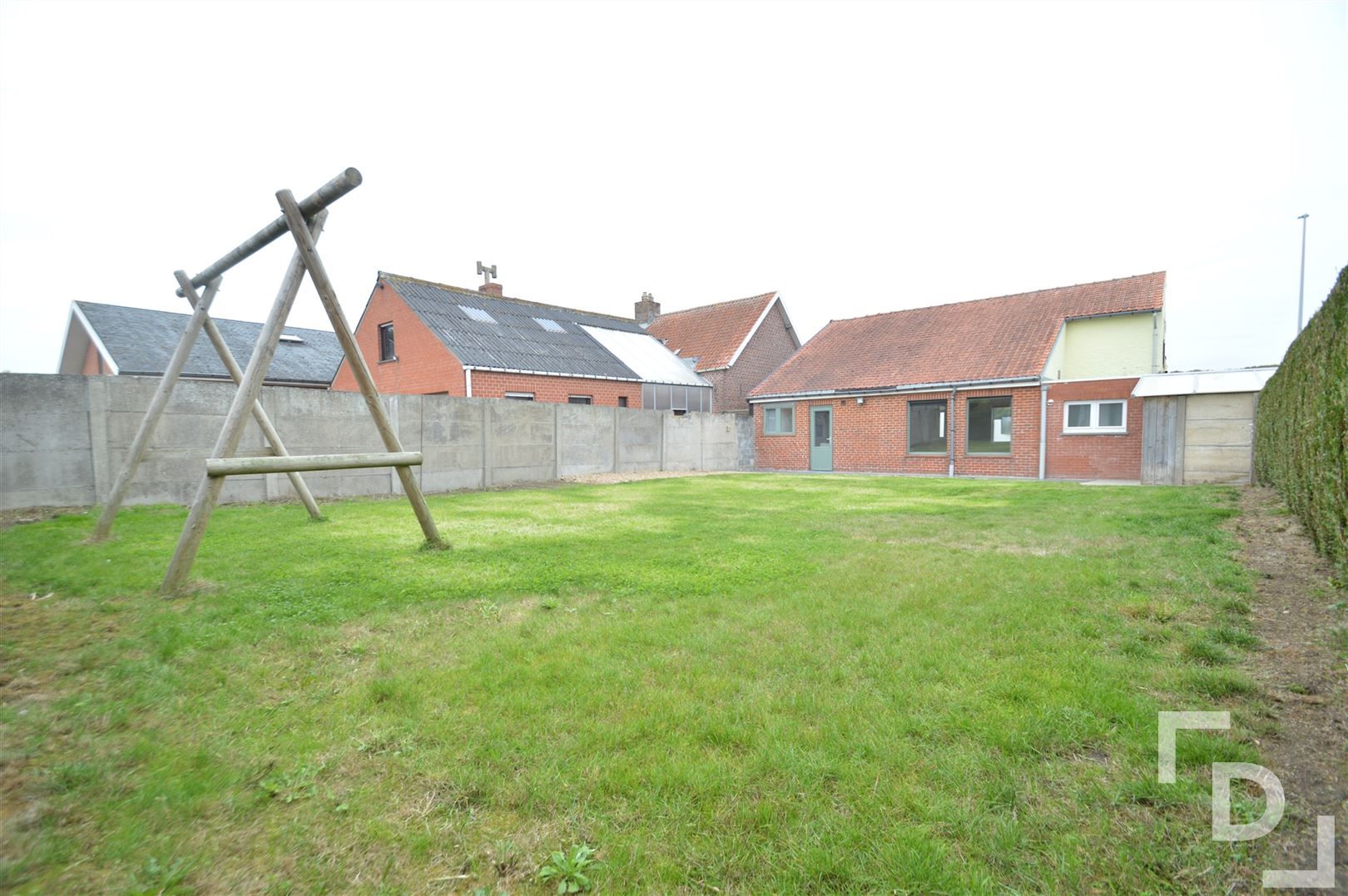 Instapklare woning met 4 slaapkamers en tuin te huur. foto 18