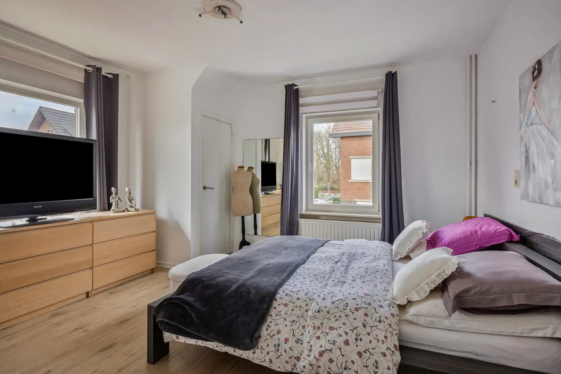 Ruime gerenoveerde vrijstaande woning nabij centrum Halle foto 16