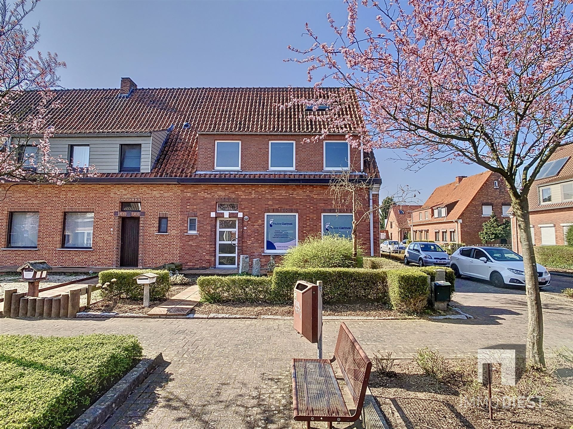 Charmante woning met twee slaapkamers gelegen dichtbij het centrum van Tessenderlo foto {{pictureIndex}}