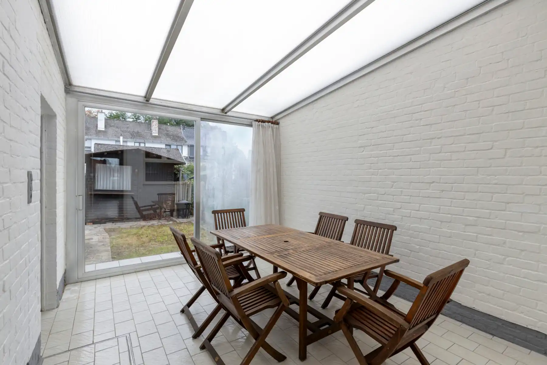 Instapklare centrum-woning pal bij centrum Buggenhout  foto 23