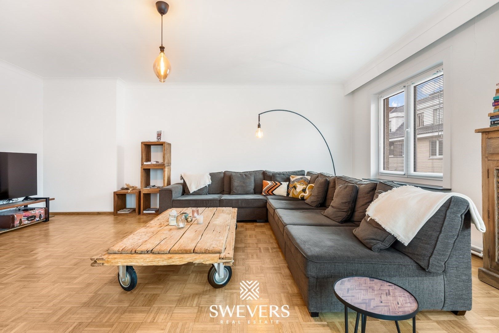 Modern appartement in hartje Hasselt met drie slaapkamers foto 3
