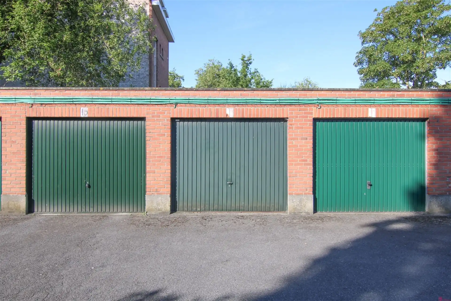 garage foto {{pictureIndex}}