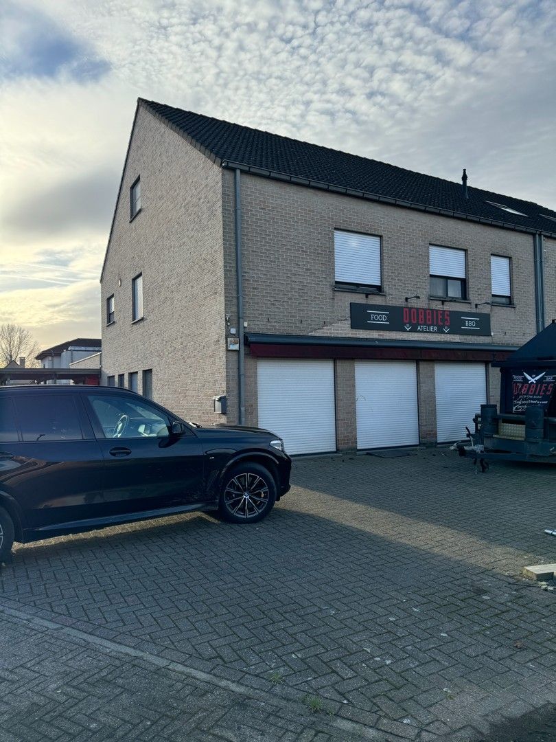 Unieke commerciële opportuniteit in Balgerhoeke - instapklaar handelspand foto {{pictureIndex}}