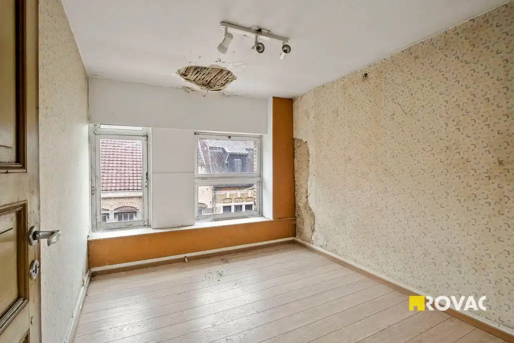 Te renoveren handelspand met woonst in hartje Izegem foto 23