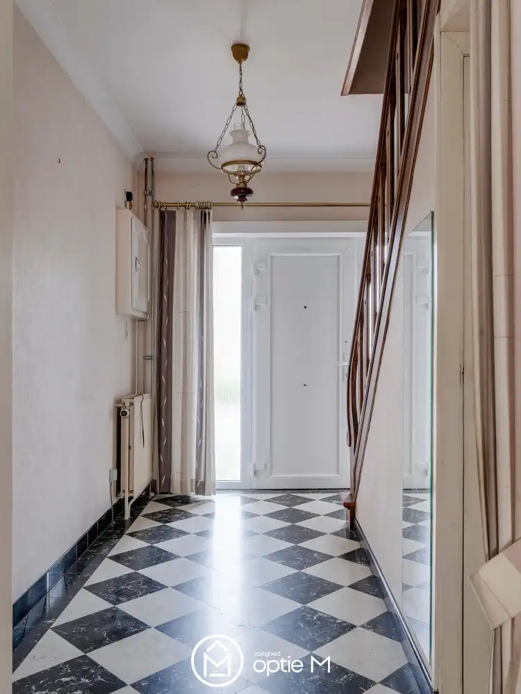 Charmante woning te koop in Bilzen-Hoeselt – verrassend ruim en met veel potentieel foto 12