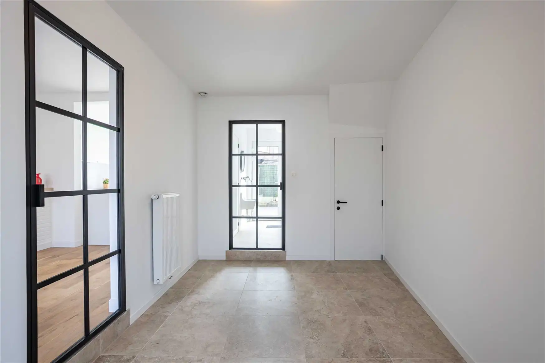 Gerenoveerde woning vol licht in centrum Destelbergen foto 3