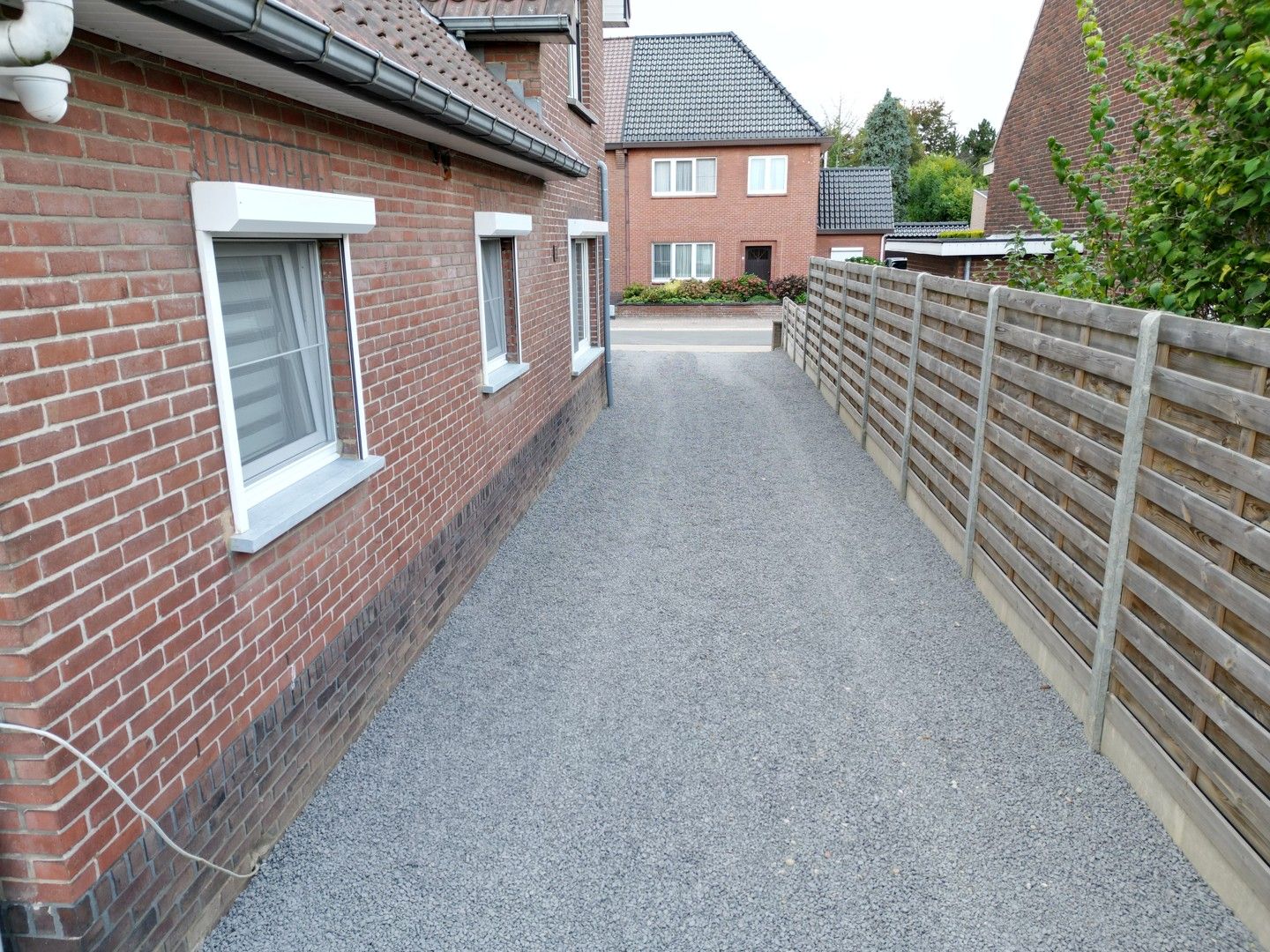 Gerenoveerde halfopen woning met 4 slpkrs te Bree foto 27