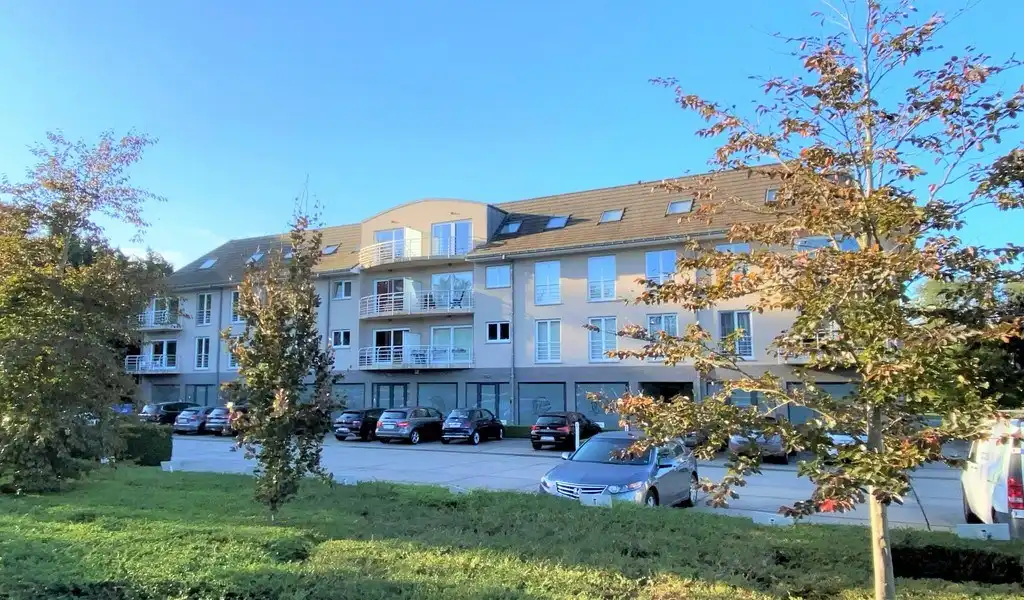 Gelijkvloers kantoor te huur op zichtlocatie langs N9 in Melle foto {{pictureIndex}}