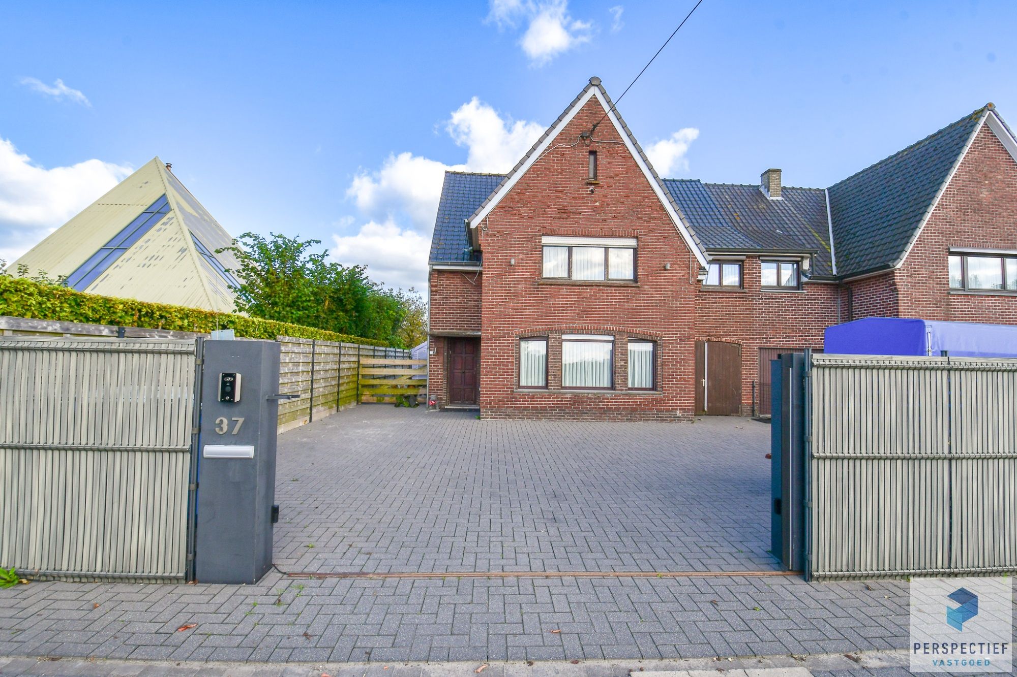 UITERST GOED GELEGEN 4 SLPK WONING met GARAGE & TUIN foto 19