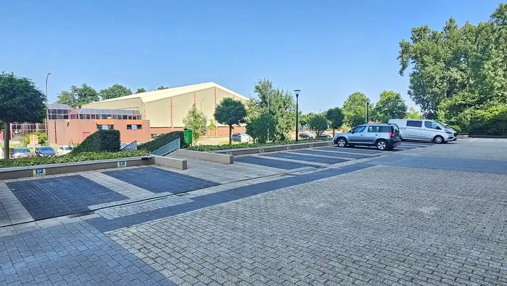 Instapklaar appartement met 2 + 1 slaapkamers. foto 12