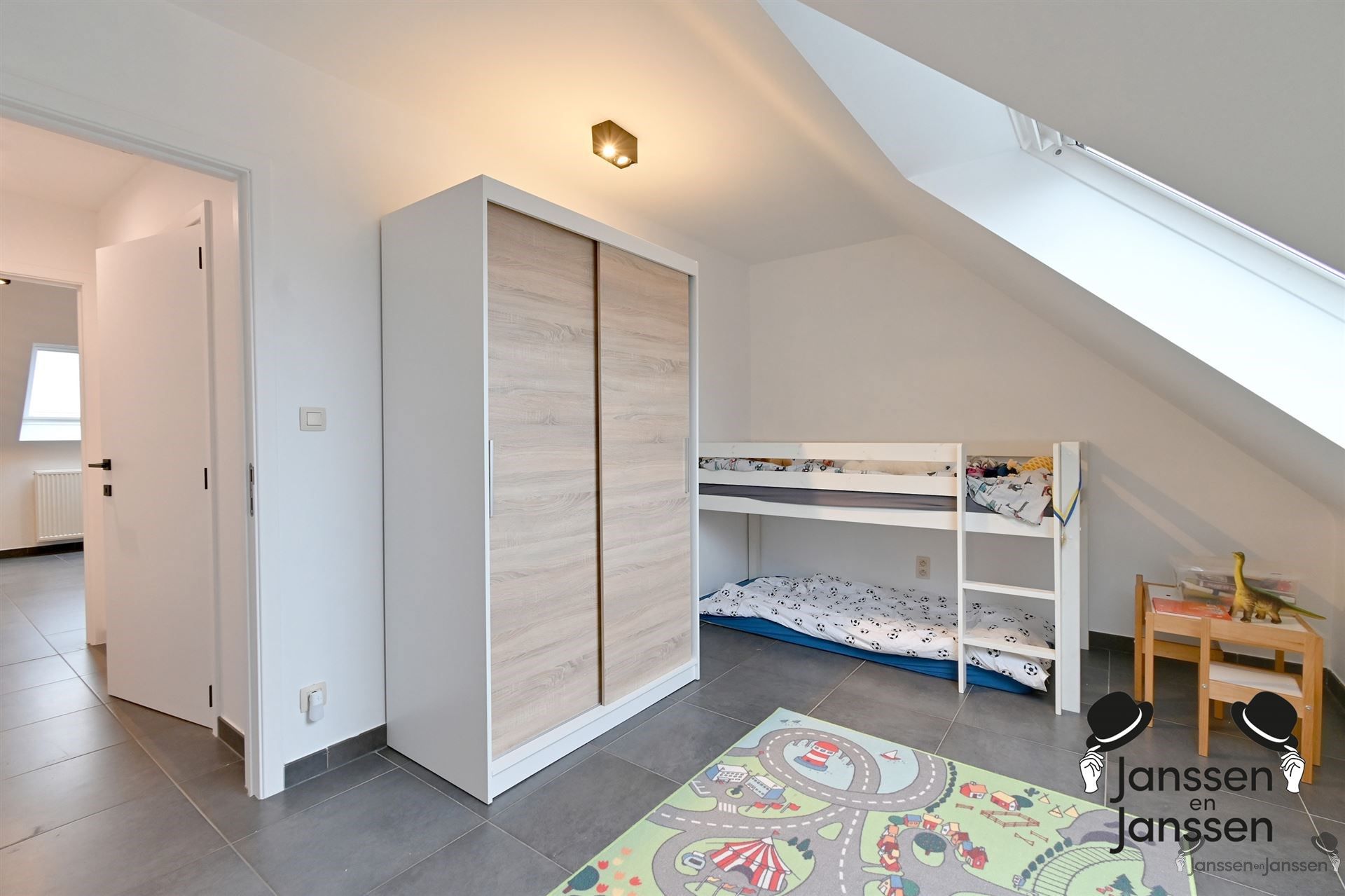 Instapklaar duplexappartement met terras foto 11
