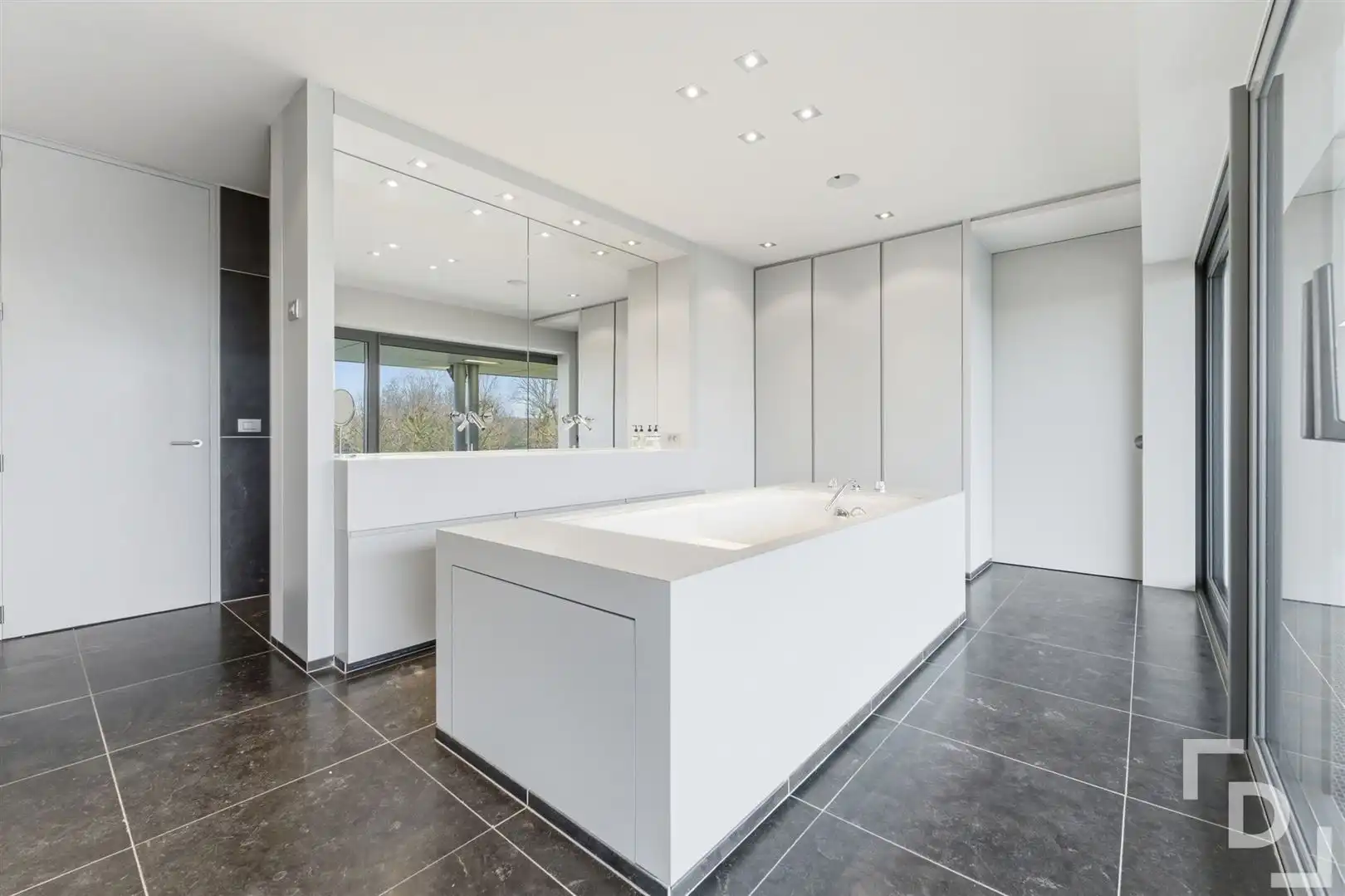 Luxueuze en energiezuinige villa met hoogwaardige afwerking foto 15