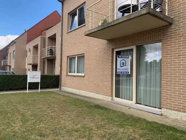 Zeer ruim, gezellig ingericht en lichtrijk appartement foto 2