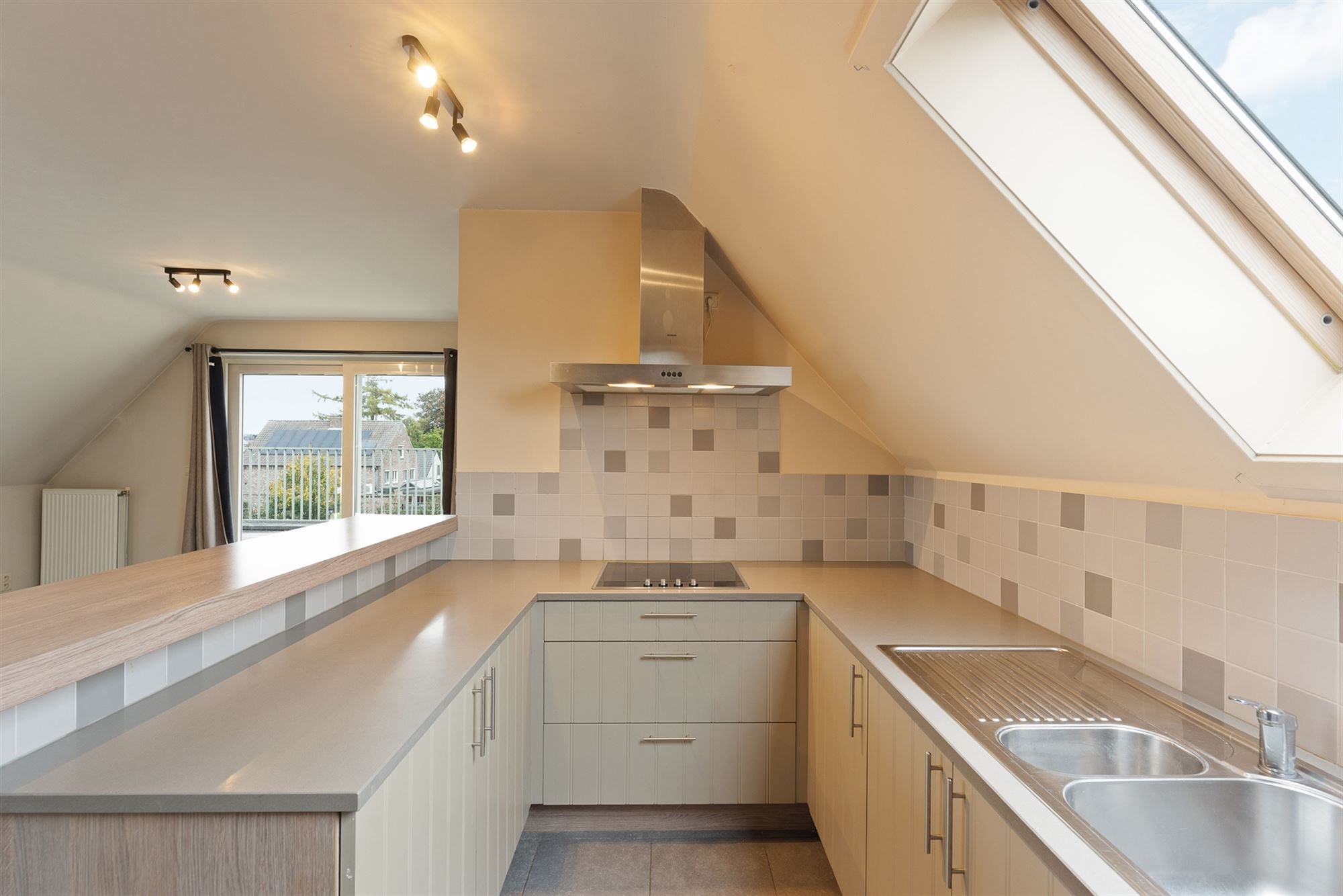 DAKAPPARTEMENT VAN 118M² MET RUIM TERRAS EN GARAGE foto 2