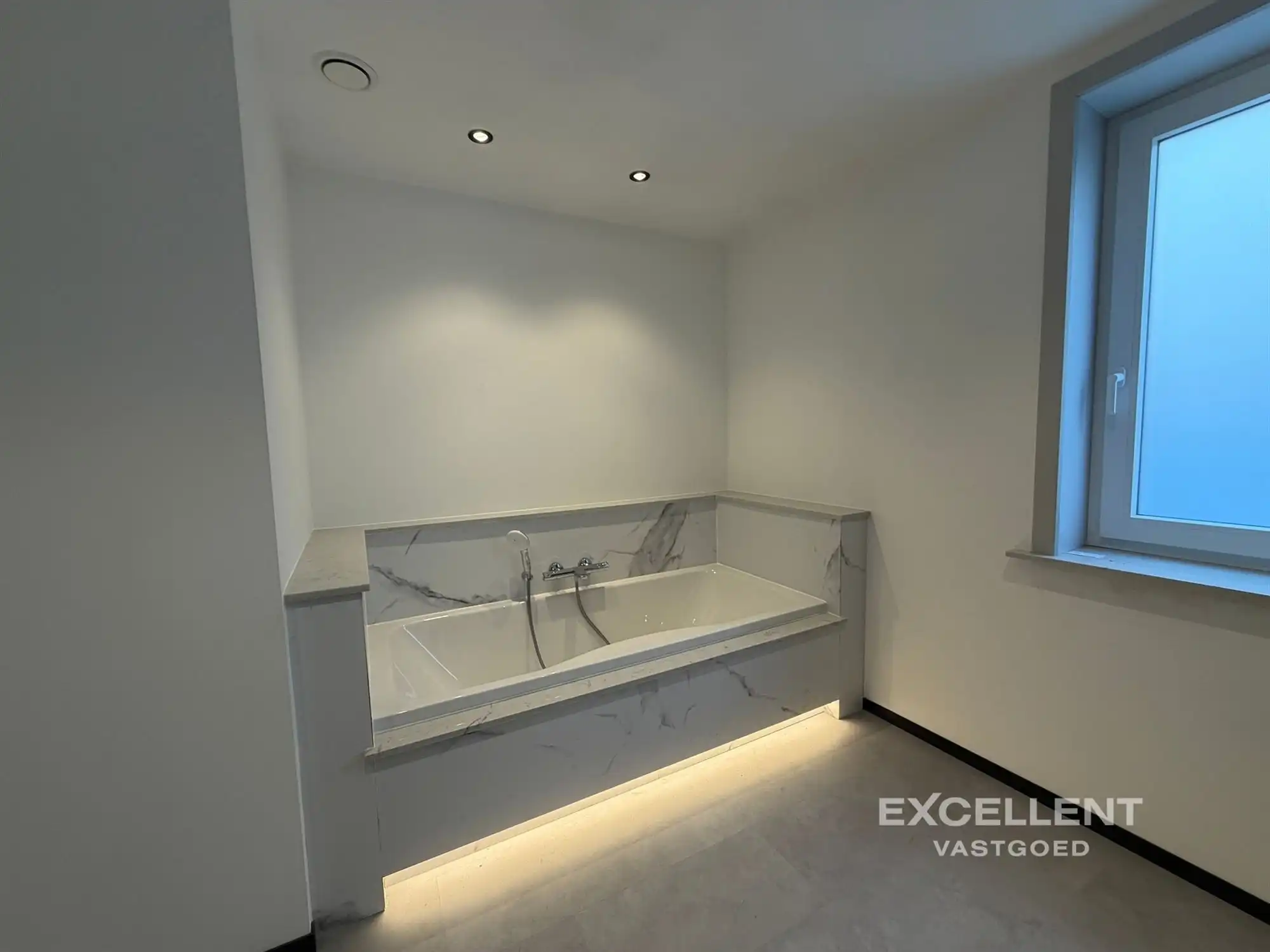 Gelijkvloers vernieuwbouw appartement te huur met 2 slaapkamers foto 10