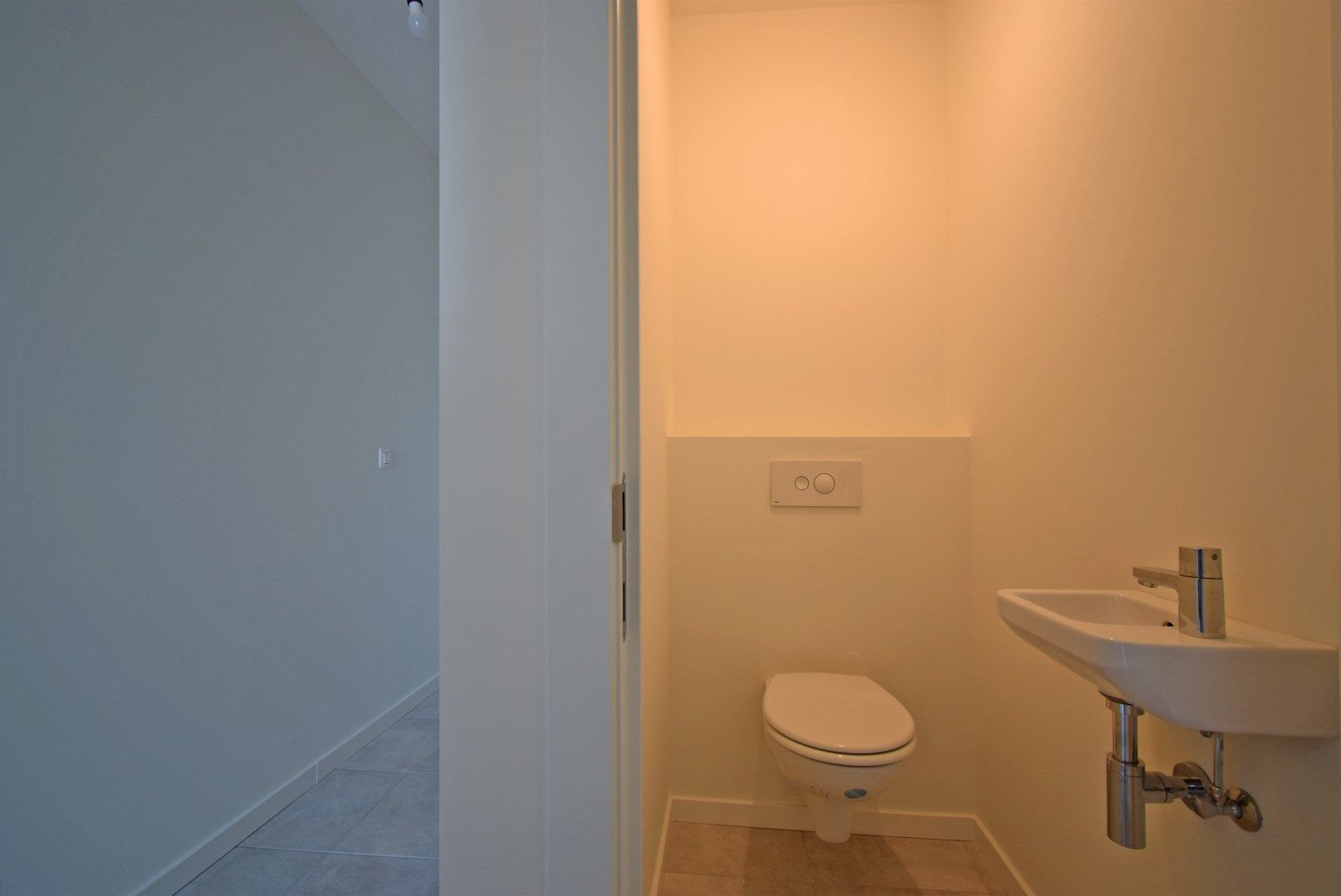 RUSTIG GELEGEN INSTAPKLAAR NIEUWBOUW APPARTEMENT foto 7