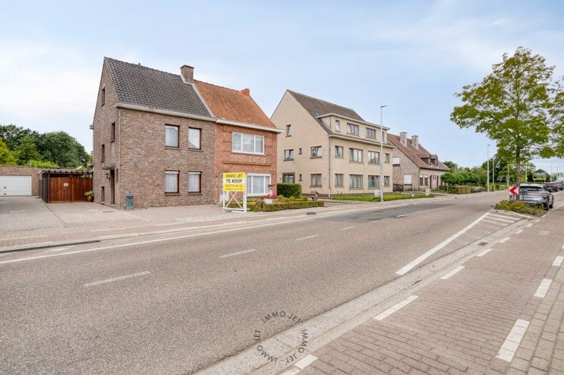 Halfopenbebouwing met drie slaapkamers, tuin en garage foto 16