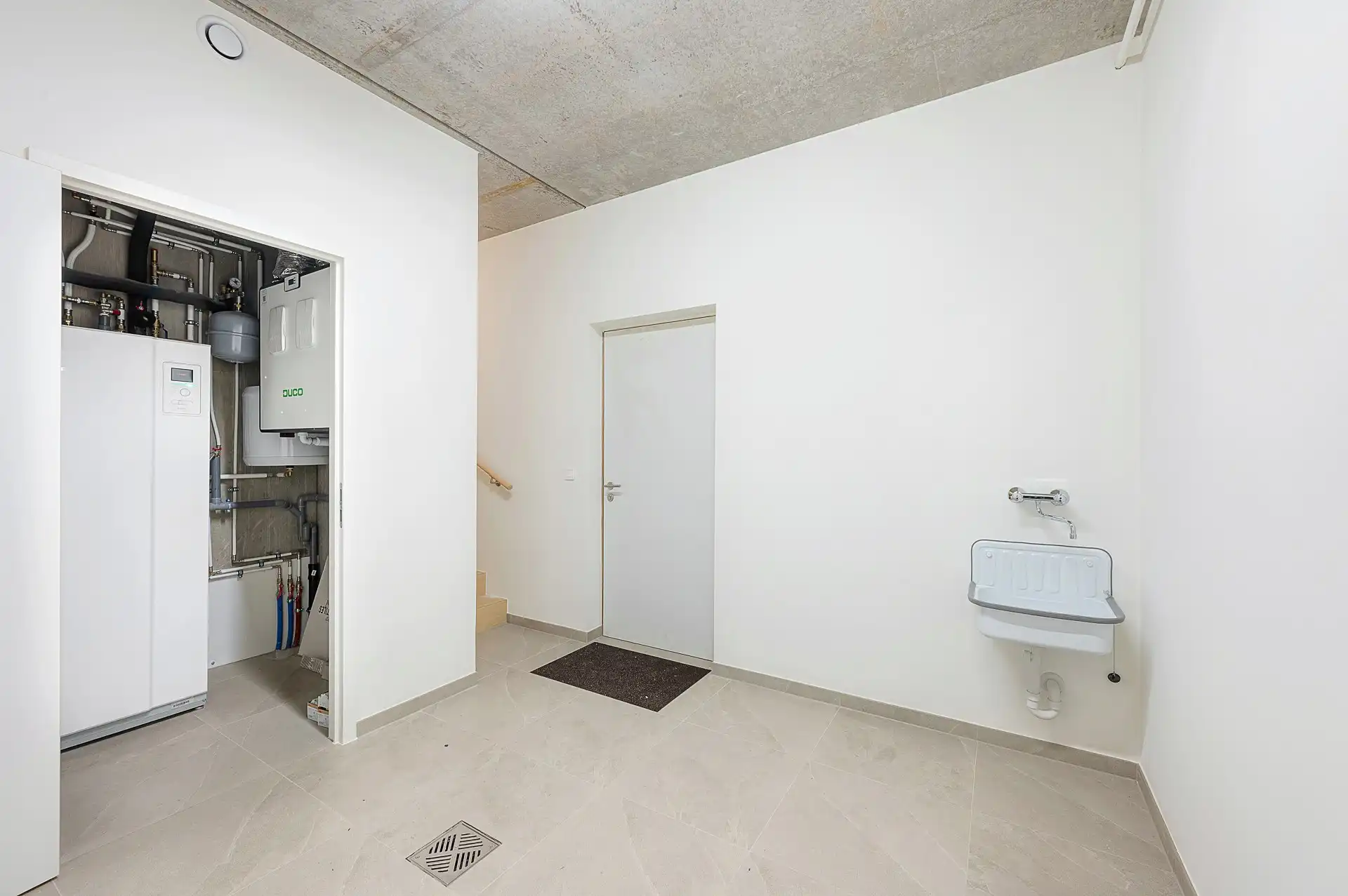 Architecturale BEN-woning met uitzonderlijke leefruimte en zonovergoten terrassen foto 30