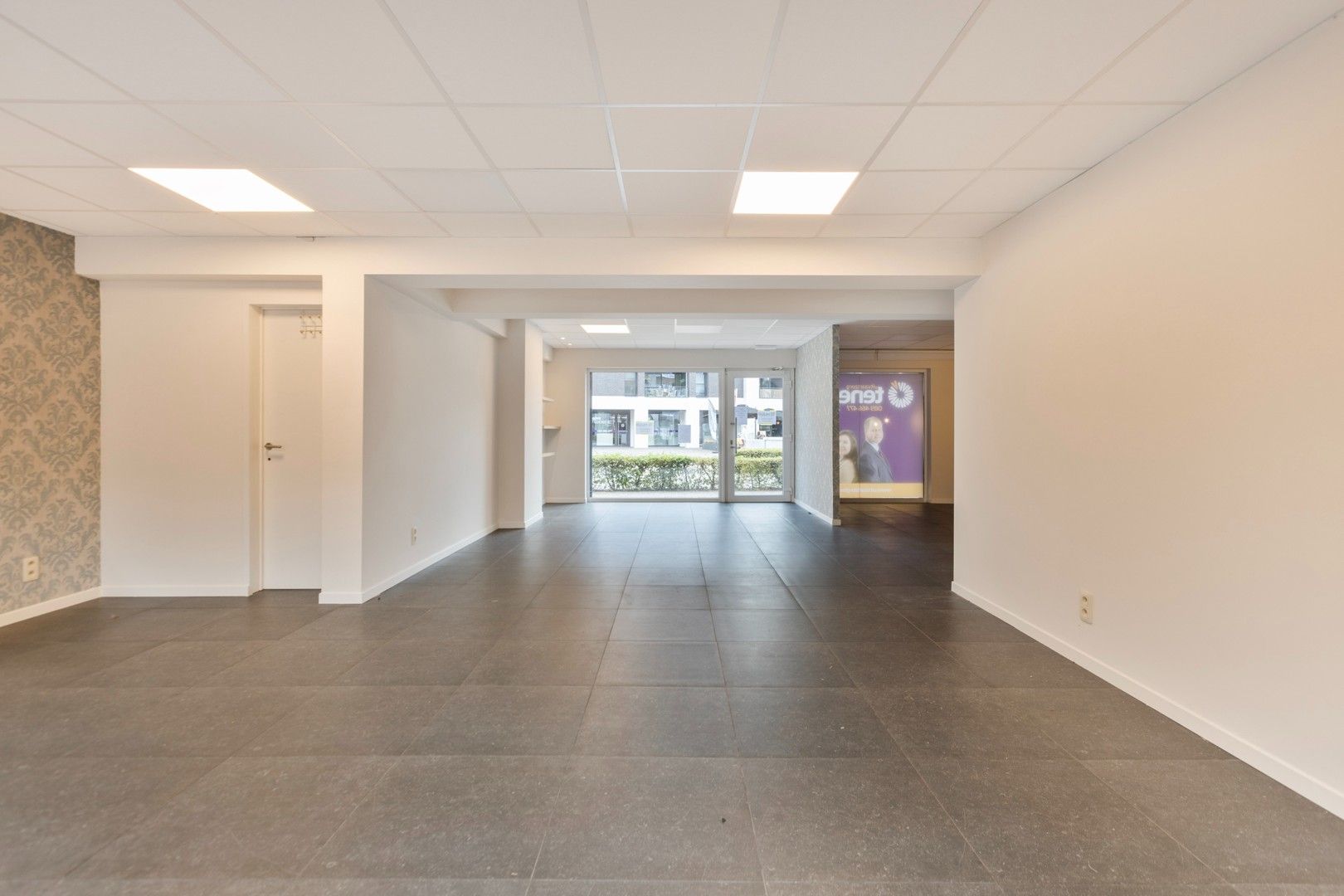 Kantoor- of handelsruimte in hartje Zutendaal foto 5