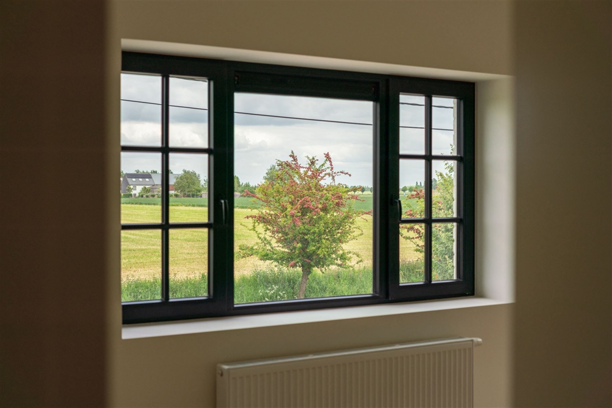 Stijlvolle, volledig gerenoveerde, INSTAPKLARE / WOONKLARE WONING (HOB) met 3 slaapkamers, 2 badkamers en garage op 756 m² foto 16
