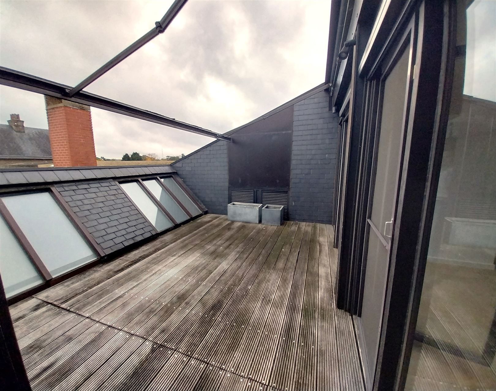 TE HUUR: Ruim appartement met 3 slaapkamers te Genk! foto 30