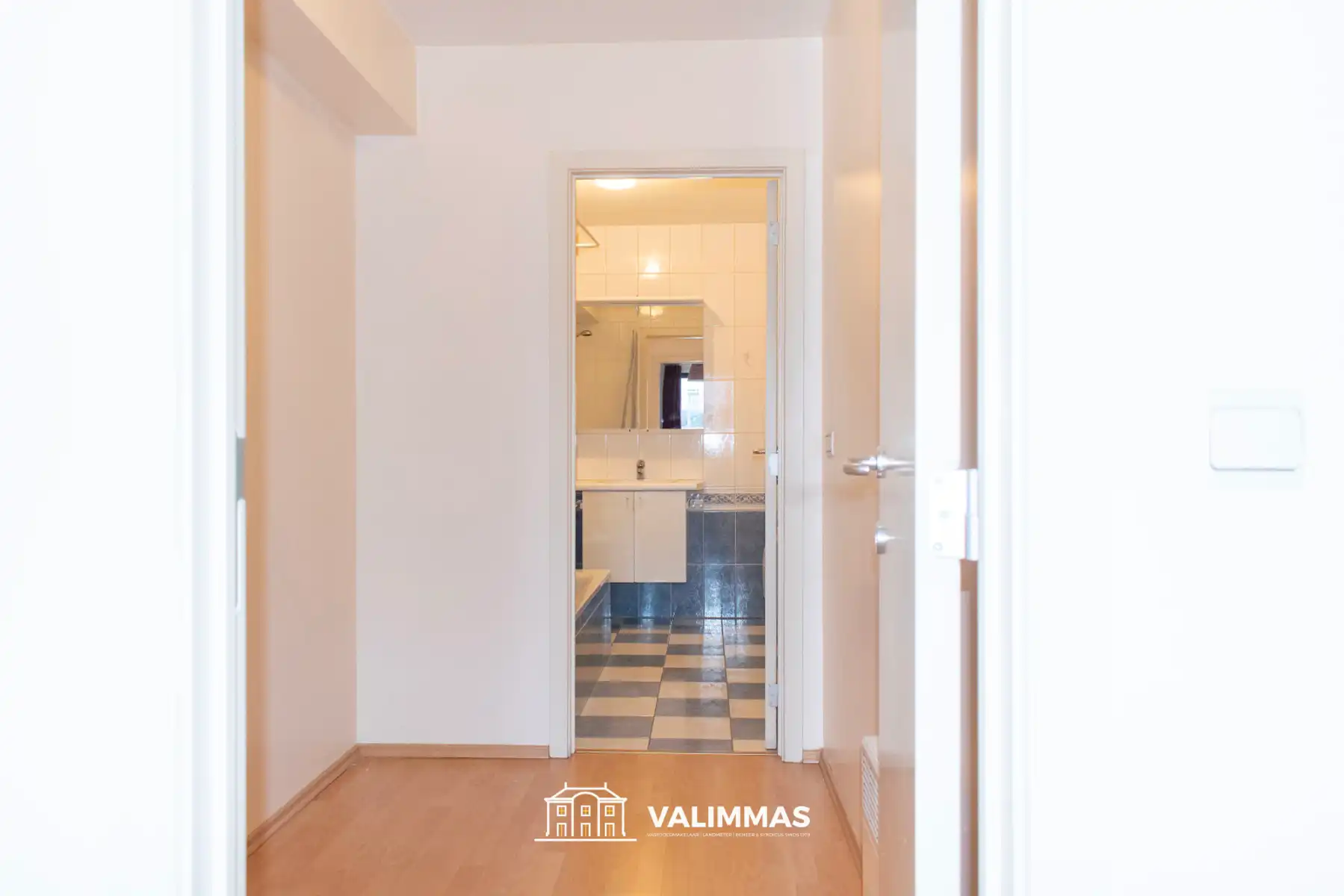 Verzorgd & instapklaar appartement met individuele garage... foto 7