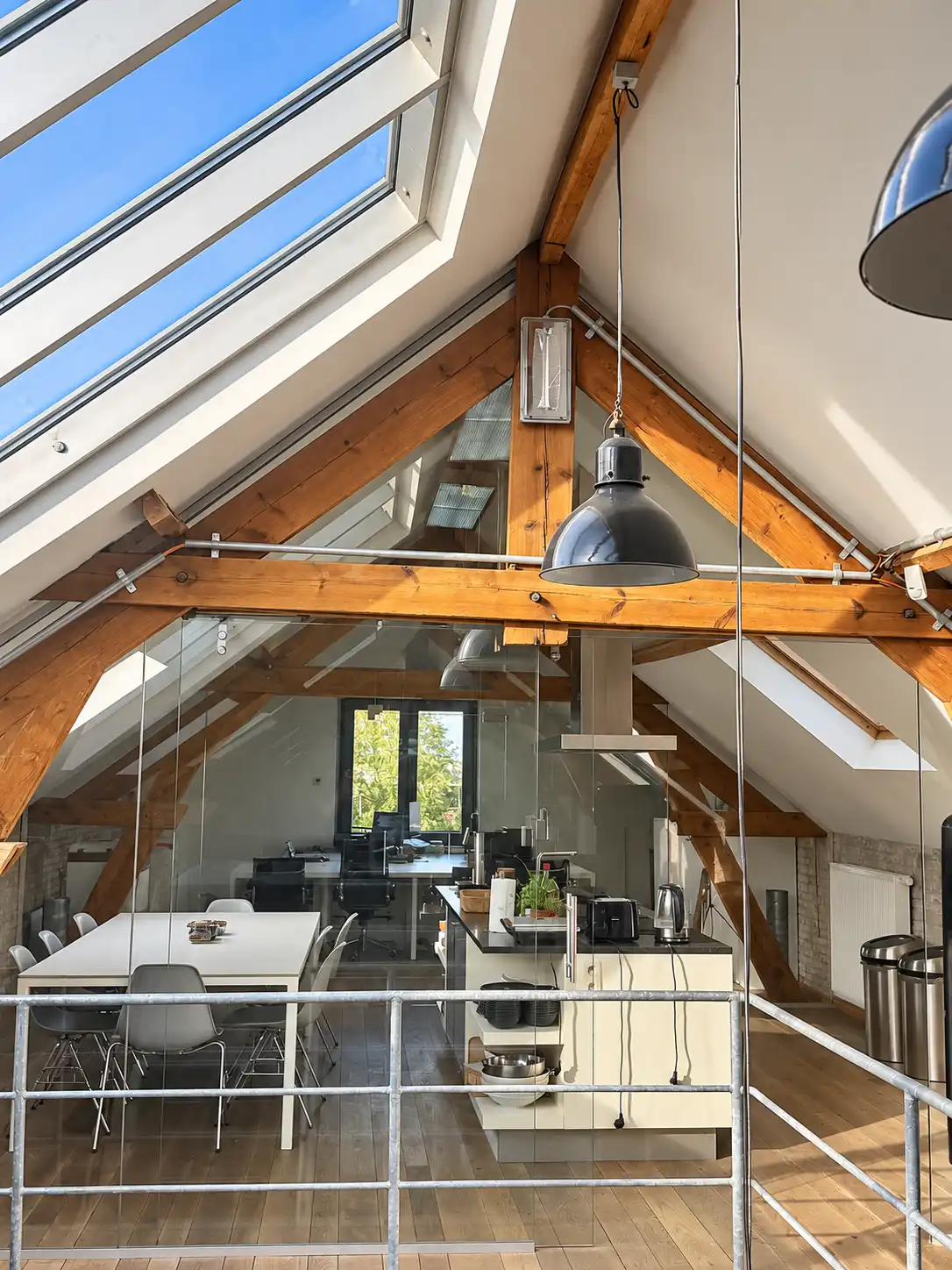 Stijlvol kantoor met industriële look op ’t Eilandje foto 4
