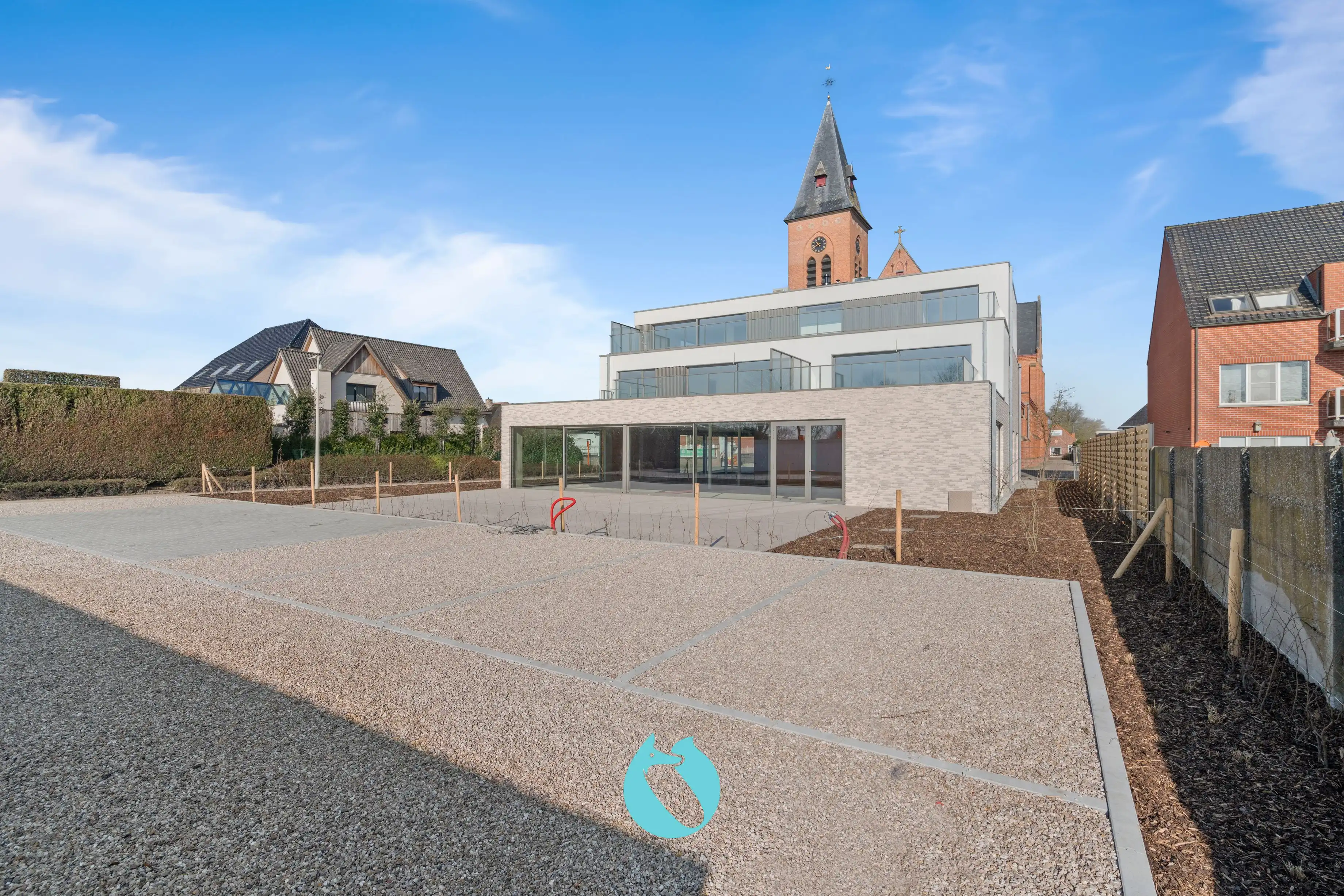 Multifunctioneel handelspand (360m²) met zonneterras (160m²) foto 3