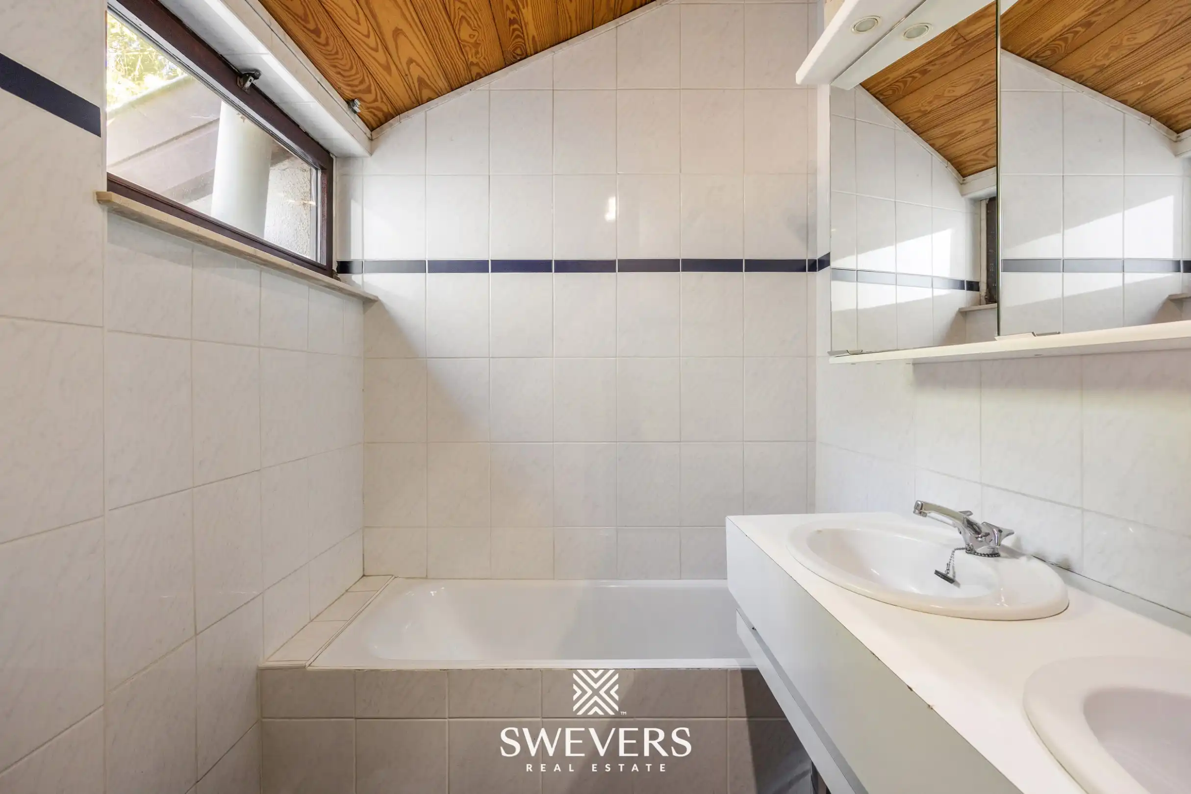 Instapklare open bebouwing met praktijkruimte, 5 slaapkamers en zuidgericht perceel foto 23