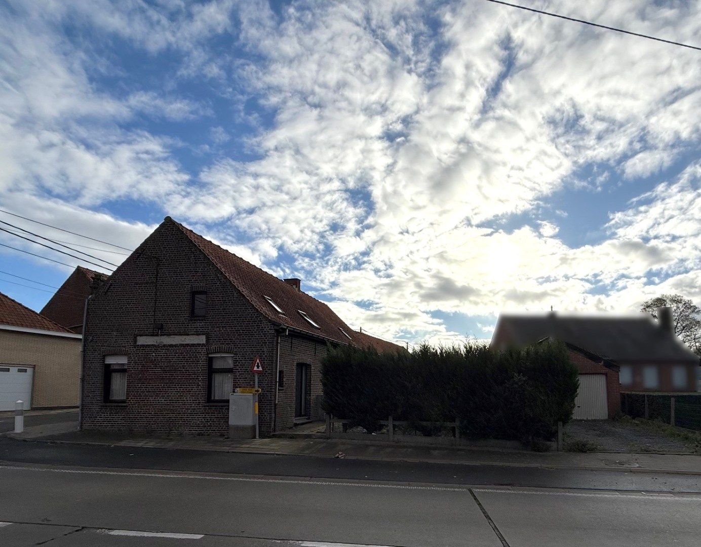 Op te frissen woning met garage op 354m² op Stadenberg foto 2