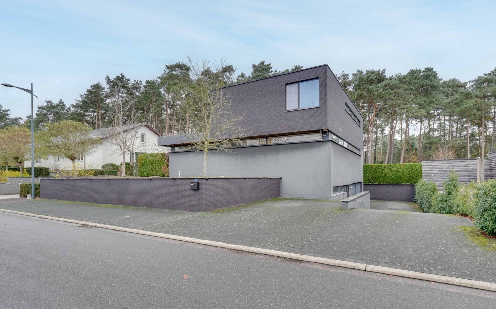 Exclusieve moderne villa te koop – Eindstraat 51, Maasmechelen foto {{pictureIndex}}