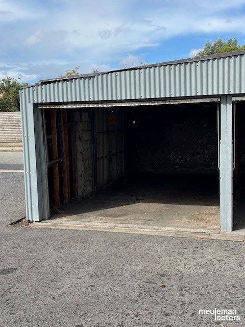 Garagebox met manuele poort foto 3