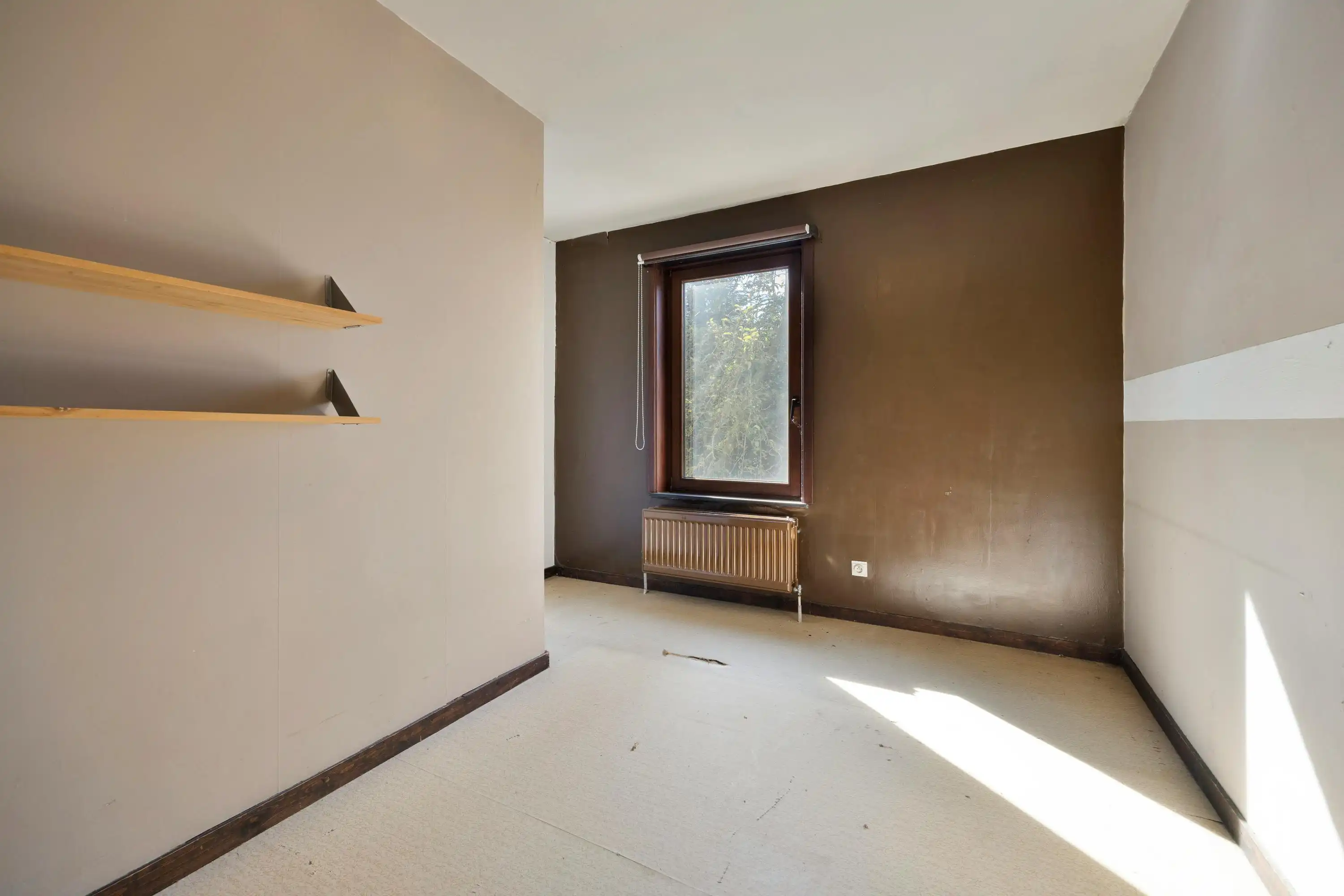 Goed gelegen, te renoveren huis te koop in Lichtaart foto 18