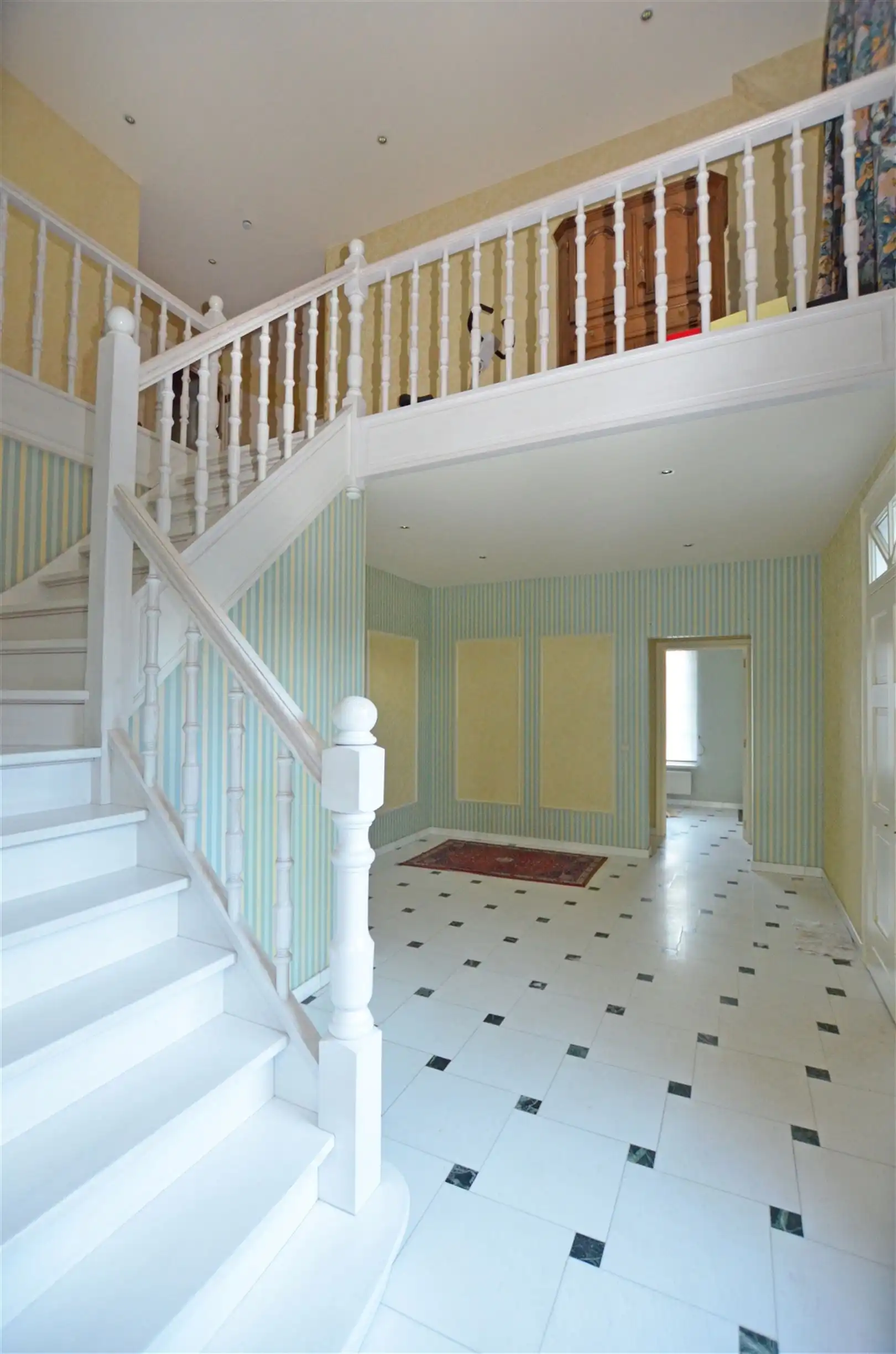 Tijdloze residentiële villa in doodlopende straat foto 19