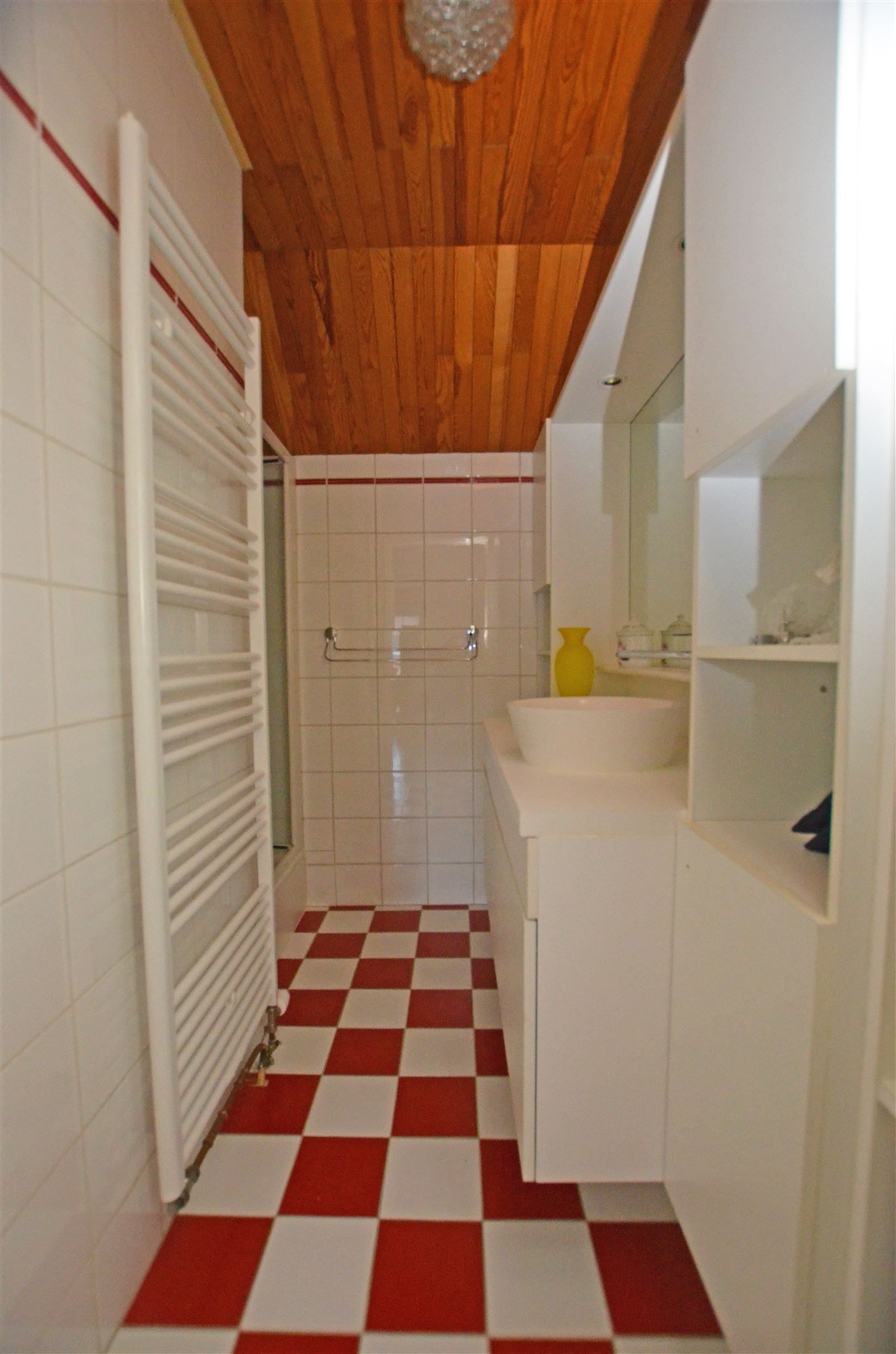 Tijdloze residentiële villa in doodlopende straat foto 19