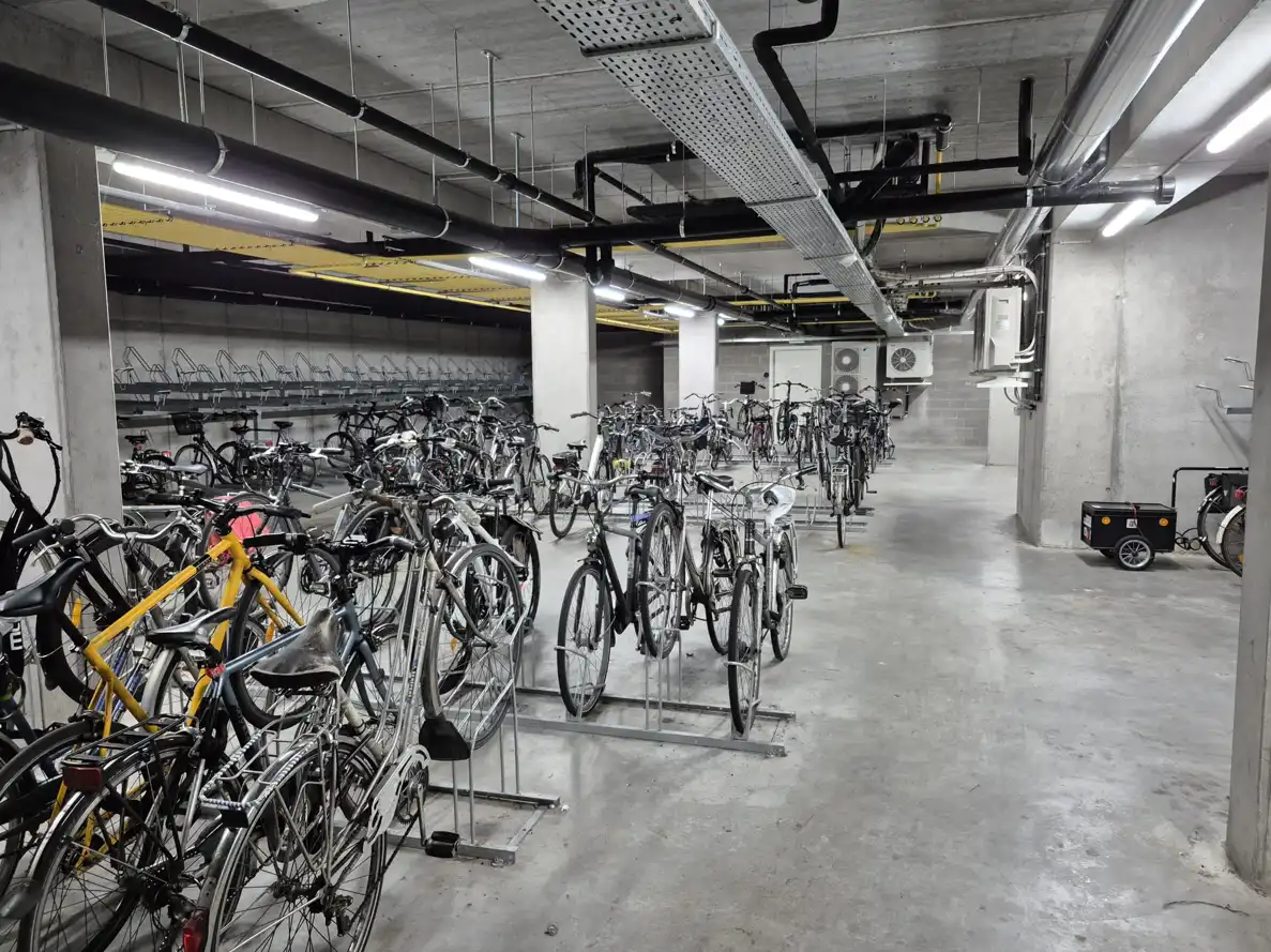 Moderne gelijkvloerse studio met terras te Gent foto 21