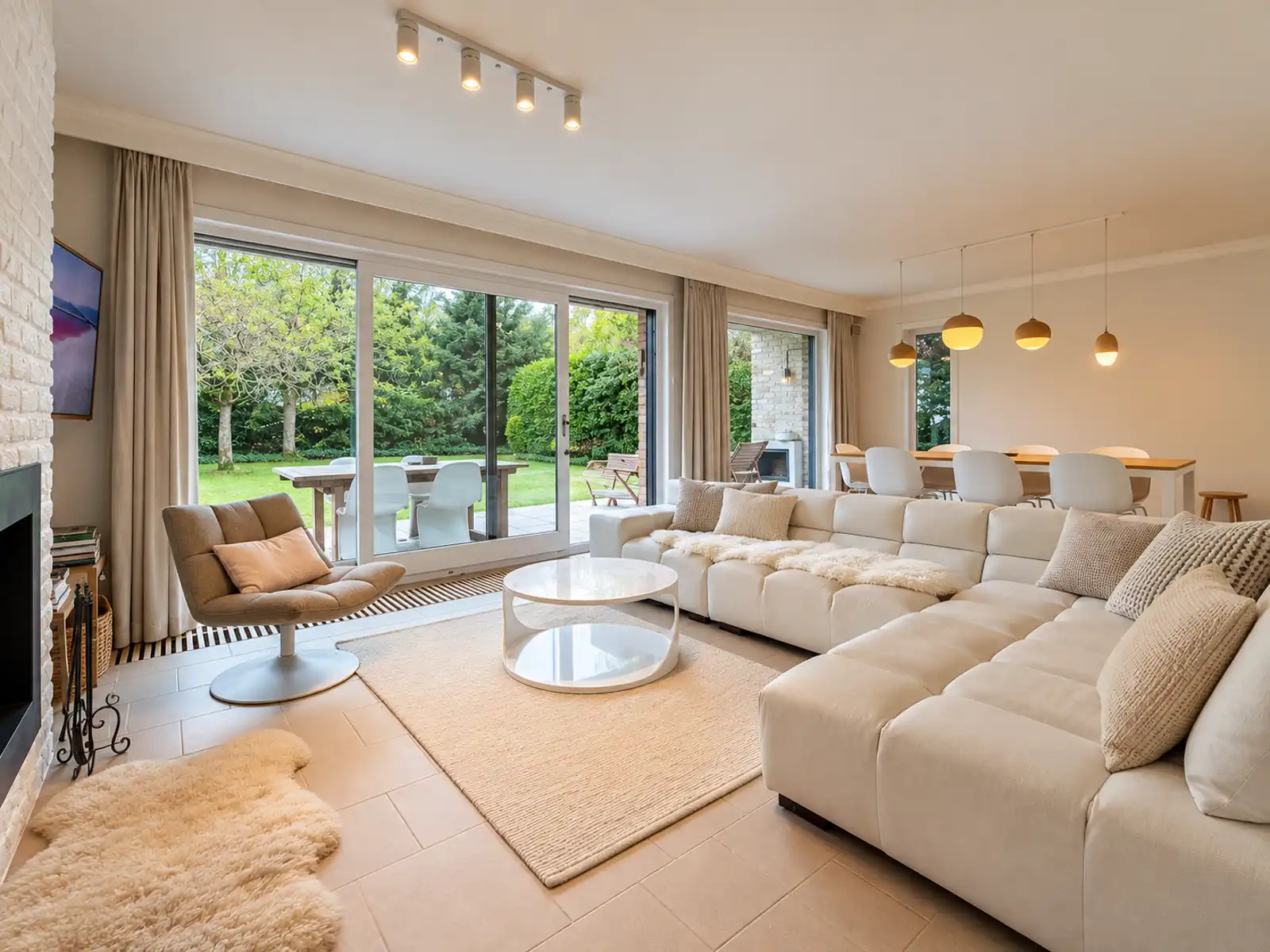Charmante villa met renovatiepotentieel nabij Oosthoekplein foto 4